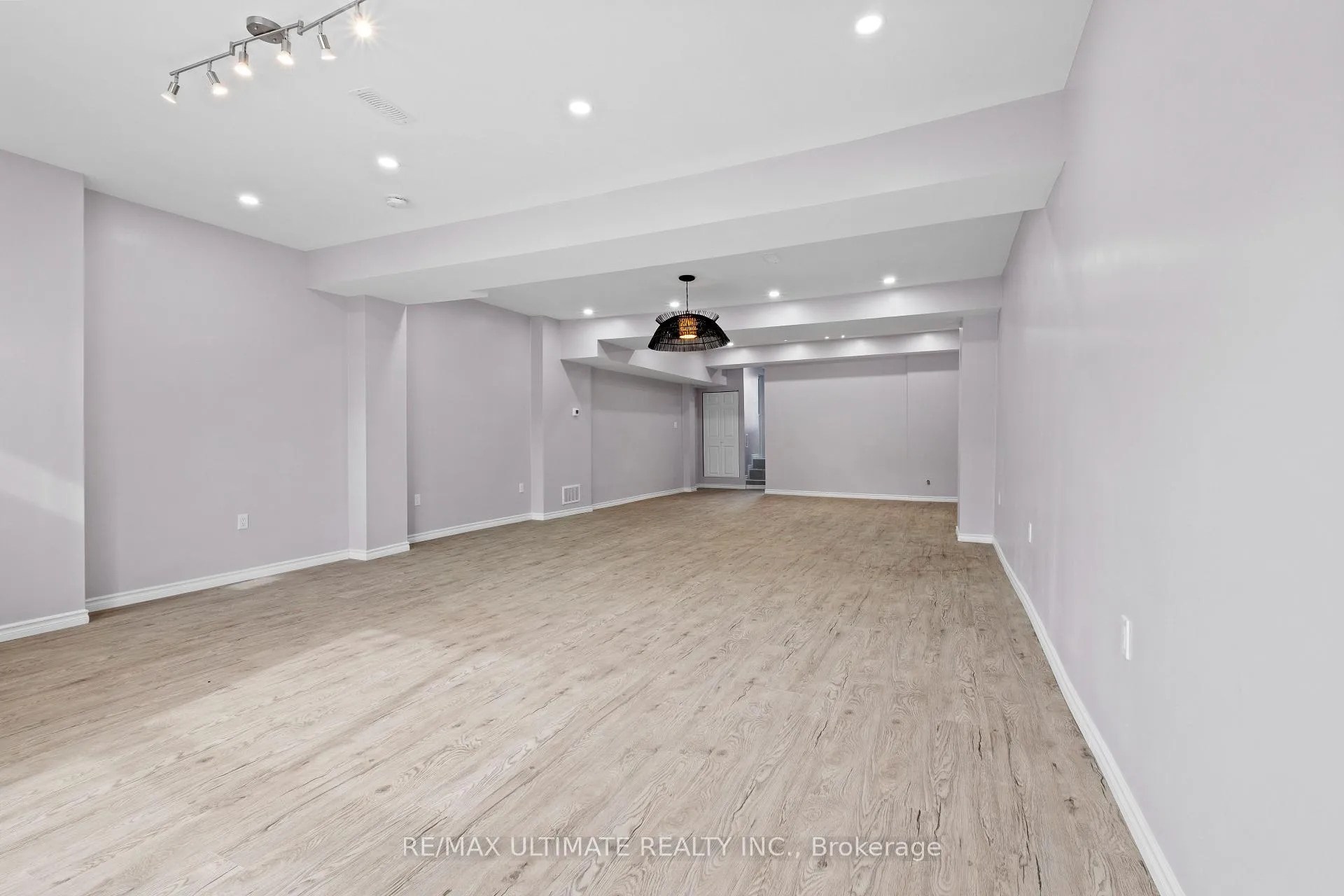 Photo 10 of 658 Dundas Street W, Toronto, Kensington-Chinatown — HOMEH