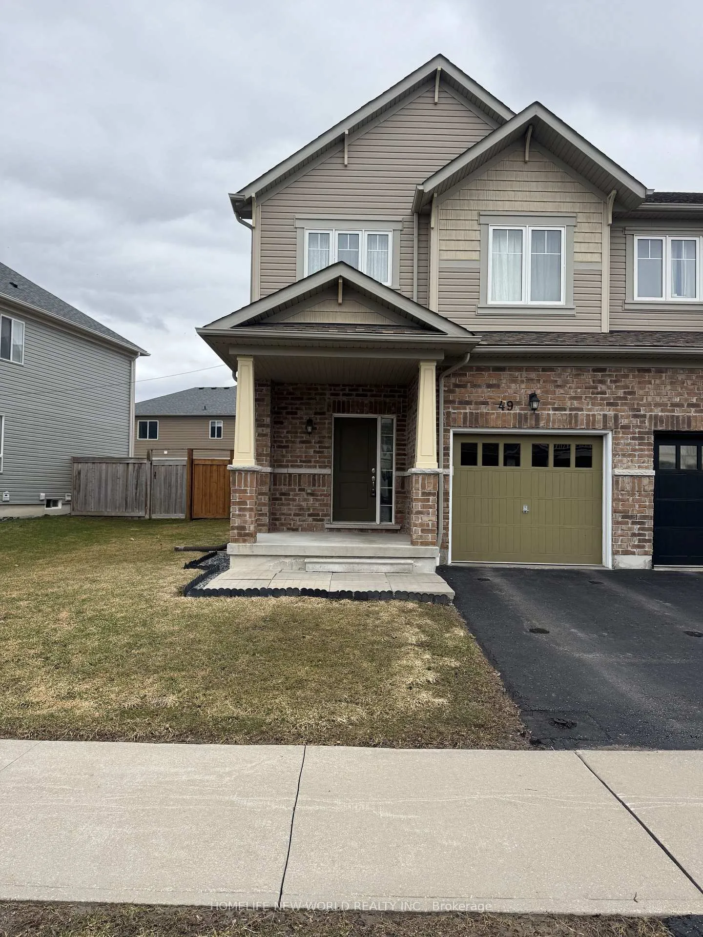 Photo 2 of 49 Artania Street, Oshawa, Windfields — HOMEH