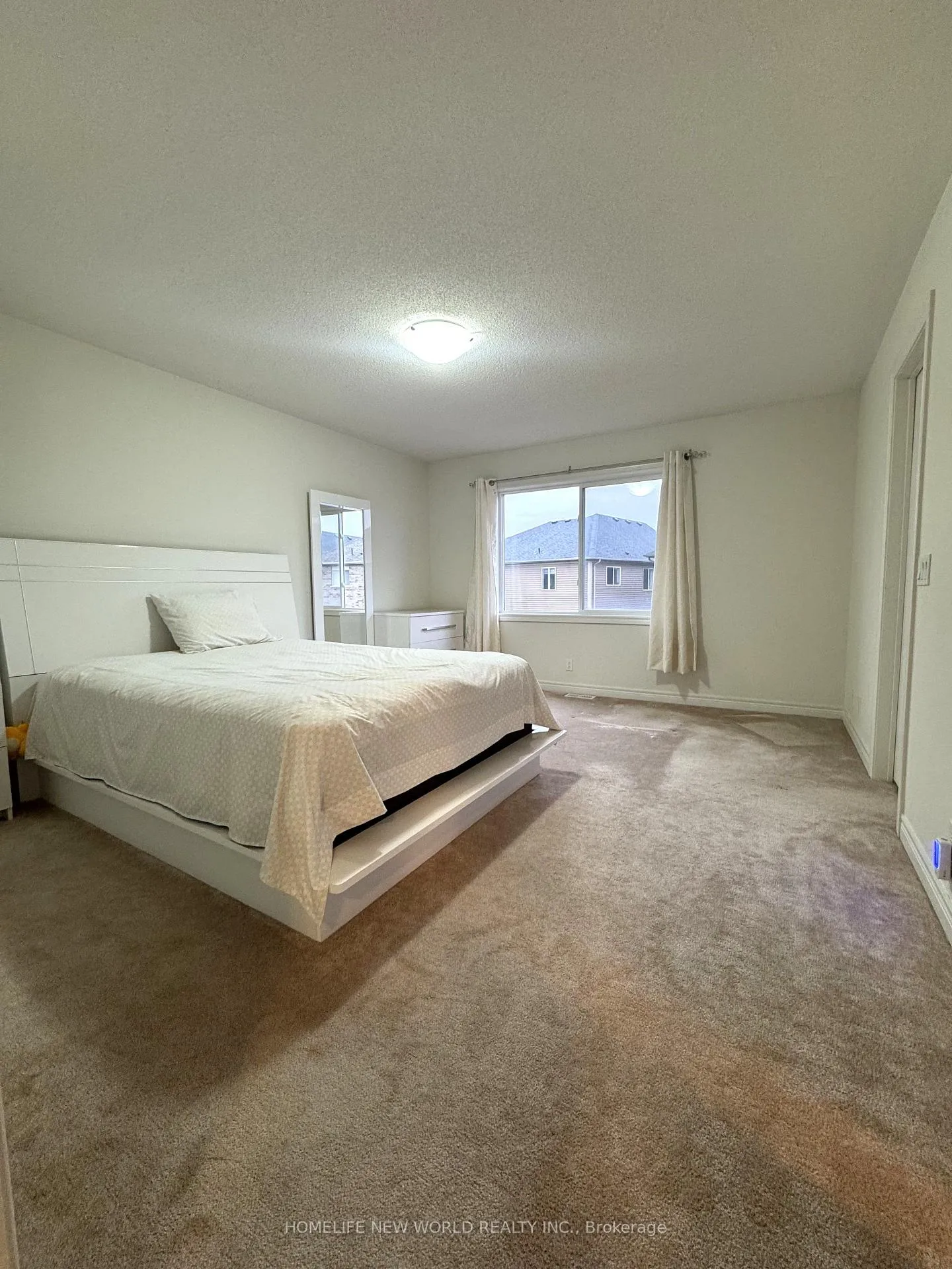 Photo 14 of 49 Artania Street, Oshawa, Windfields — HOMEH