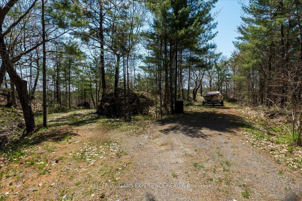 Photo 2 of 1075 Heintzman Gate, Gravenhurst, Morrison — HOMEH