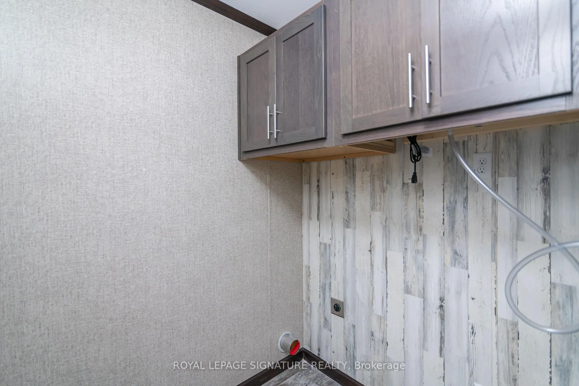 Photo 9 of 126 Regency Drive, Chatham-Kent, Chatham — HOMEH
