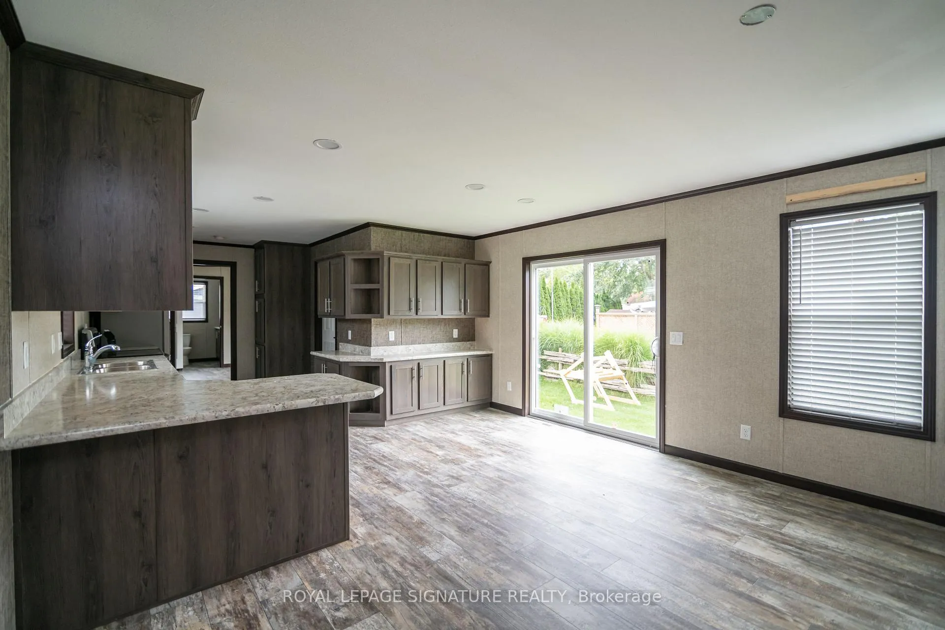 Photo 18 of 126 Regency Drive, Chatham-Kent, Chatham — HOMEH
