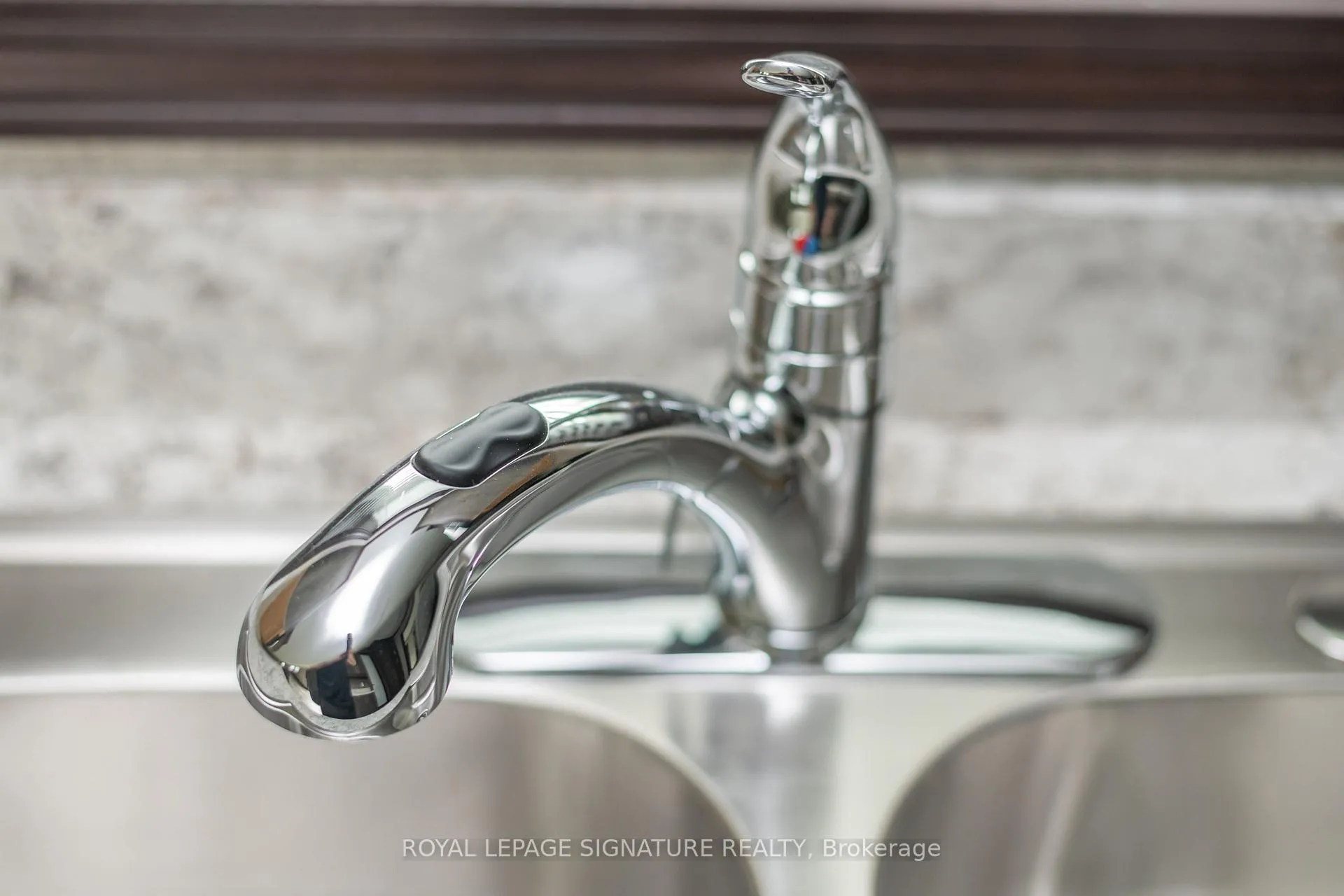 Photo 25 of 126 Regency Drive, Chatham-Kent, Chatham — HOMEH