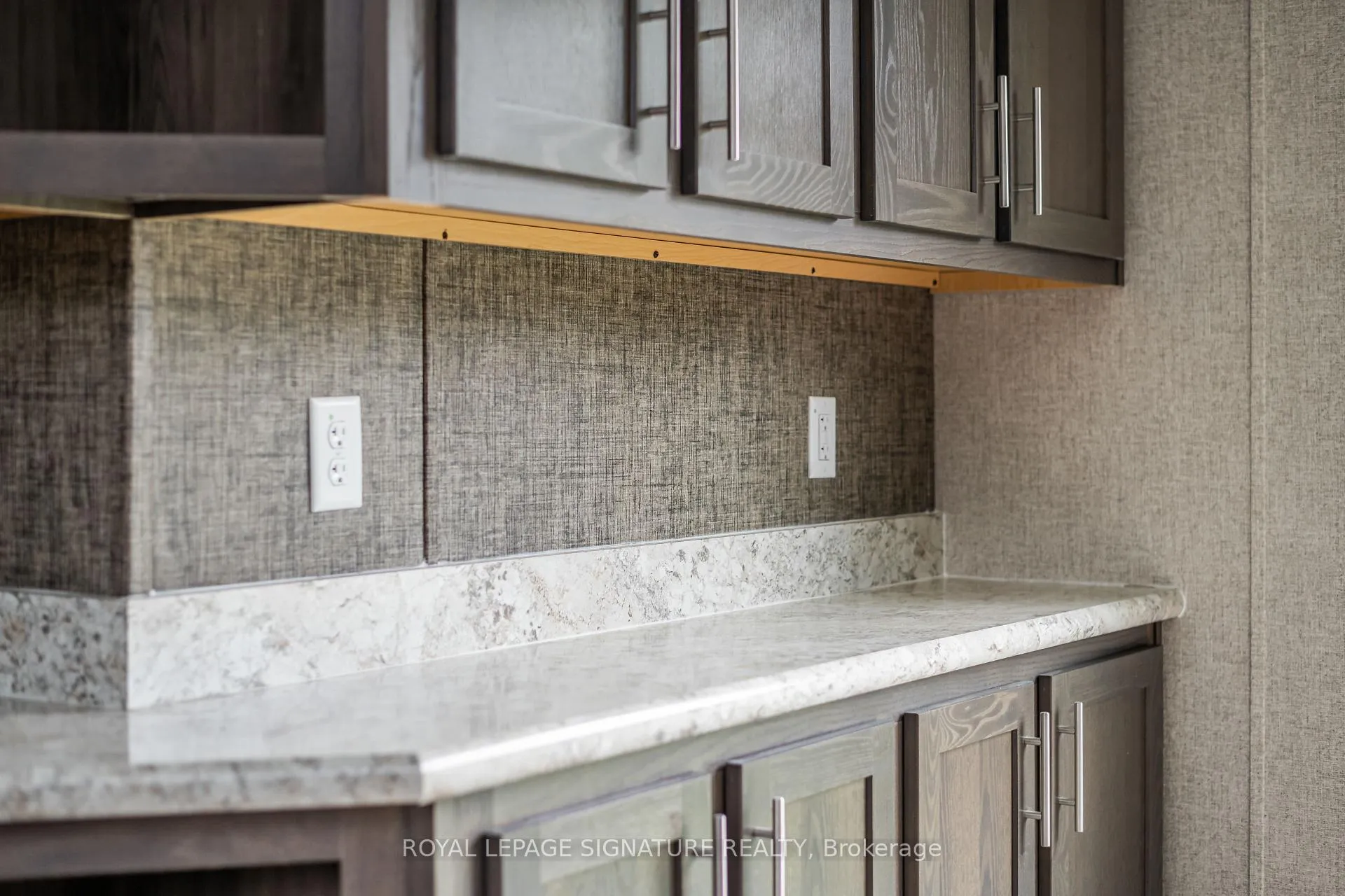 Photo 31 of 126 Regency Drive, Chatham-Kent, Chatham — HOMEH