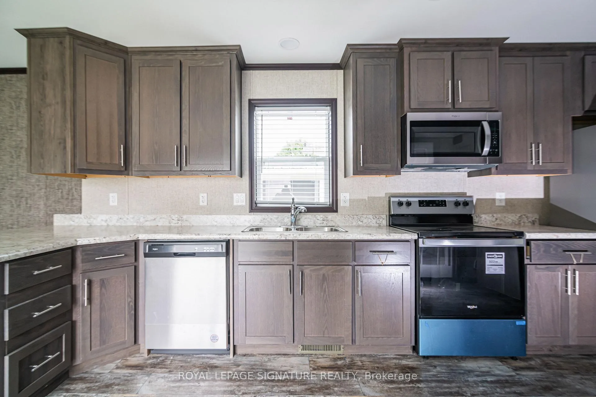 Photo 34 of 126 Regency Drive, Chatham-Kent, Chatham — HOMEH