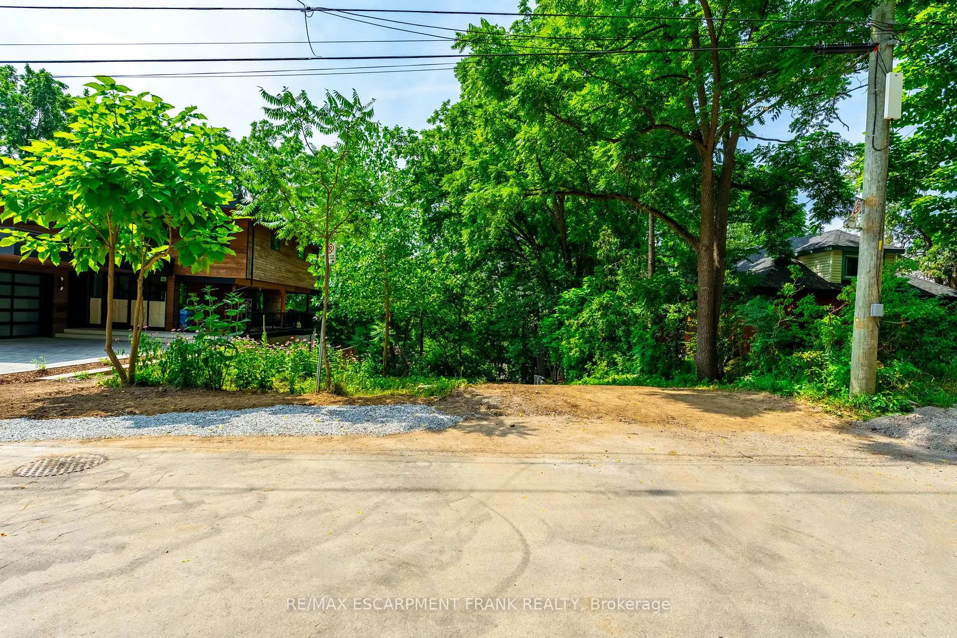 Photo 4 of 98 Alma Street, Hamilton, Cootes Paradise — HOMEH