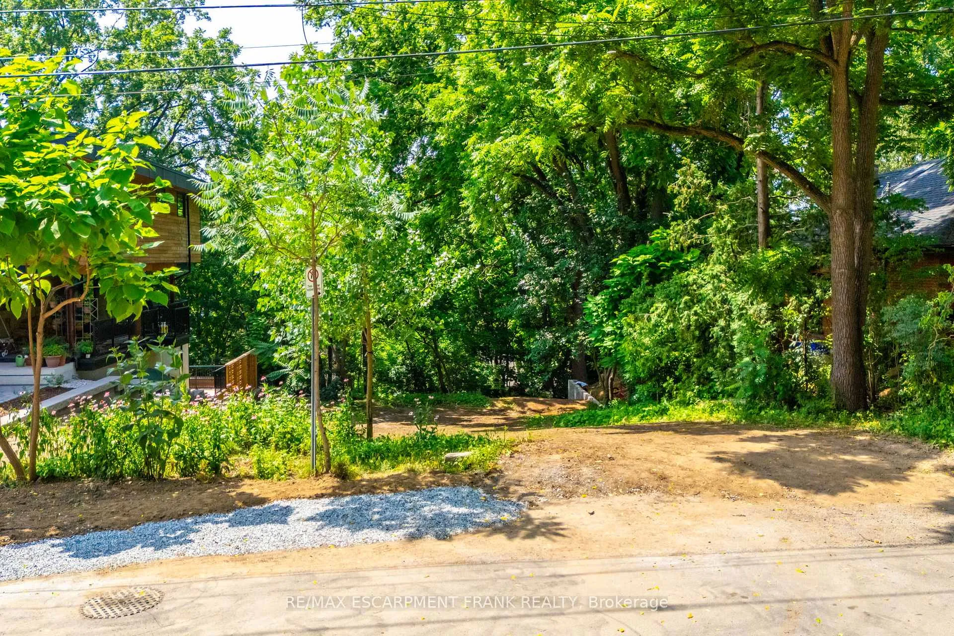 Photo 5 of 98 Alma Street, Hamilton, Cootes Paradise — HOMEH