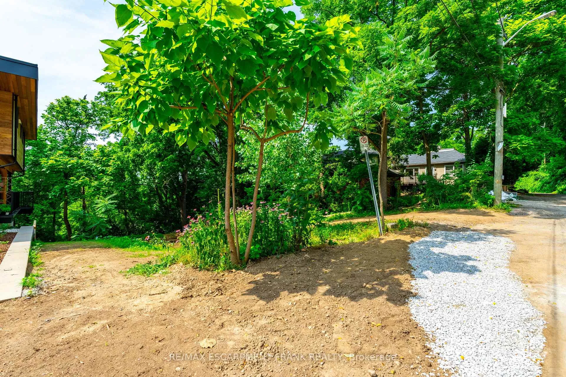 Photo 8 of 98 Alma Street, Hamilton, Cootes Paradise — HOMEH