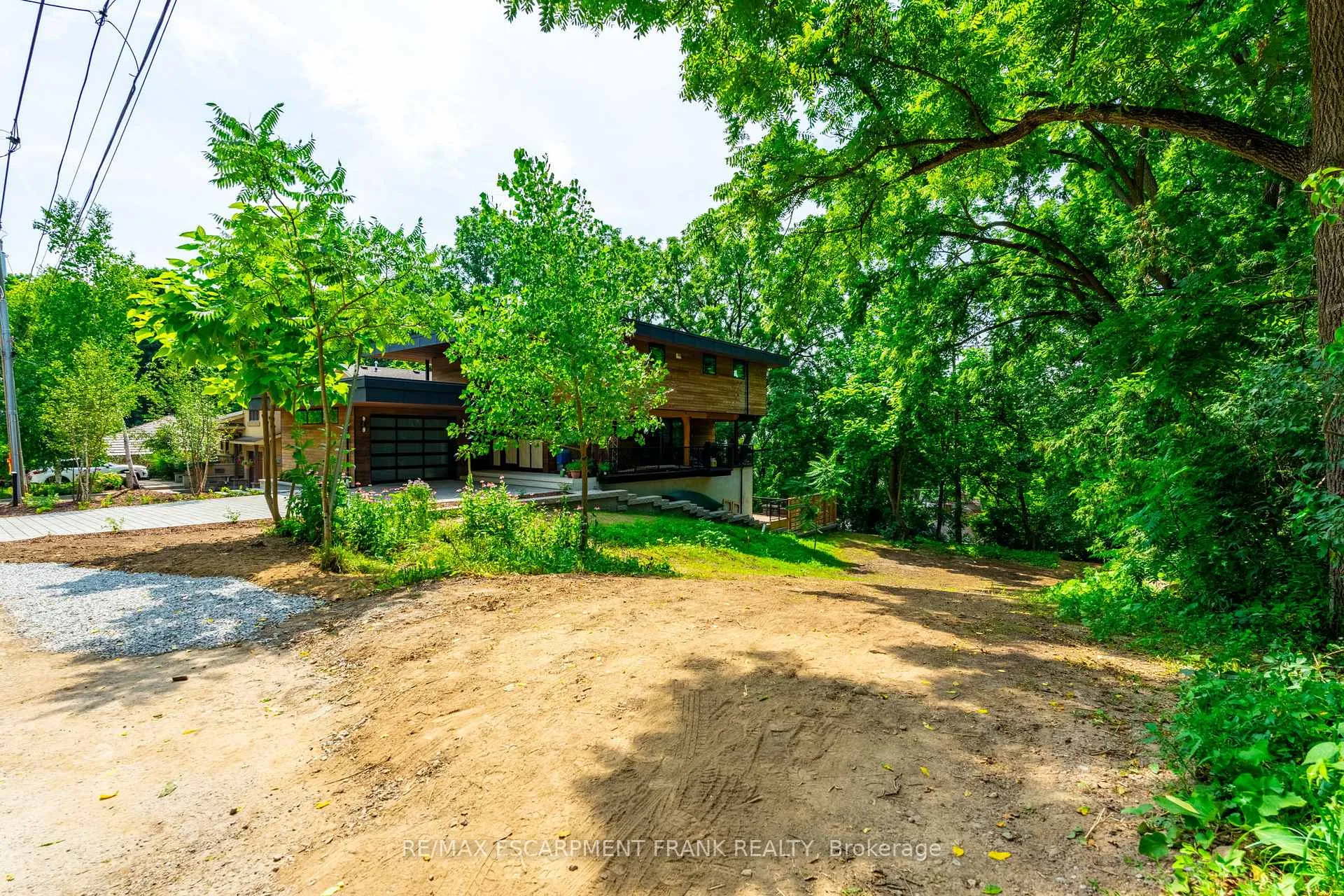Photo 9 of 98 Alma Street, Hamilton, Cootes Paradise — HOMEH