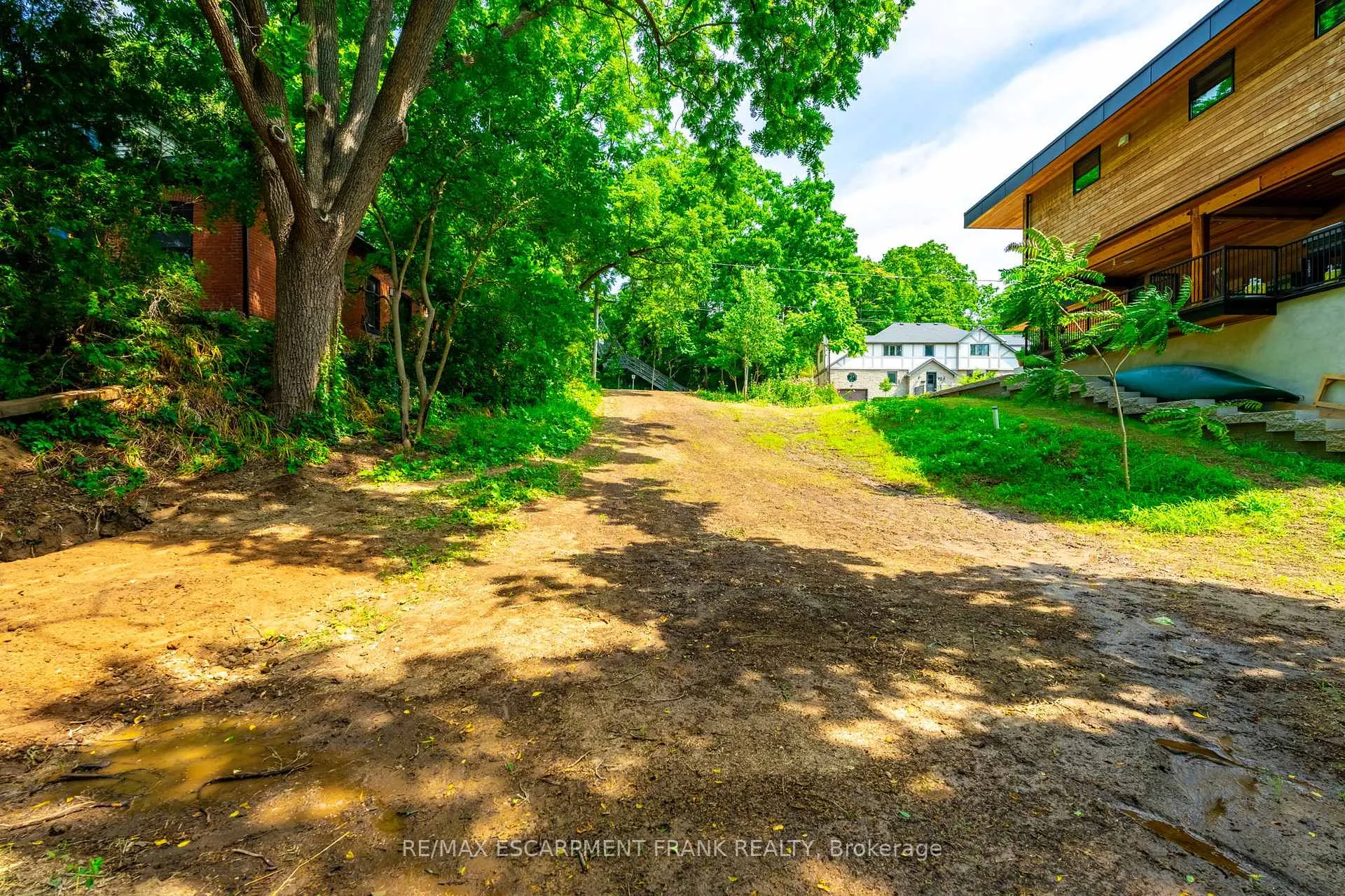 Photo 13 of 98 Alma Street, Hamilton, Cootes Paradise — HOMEH