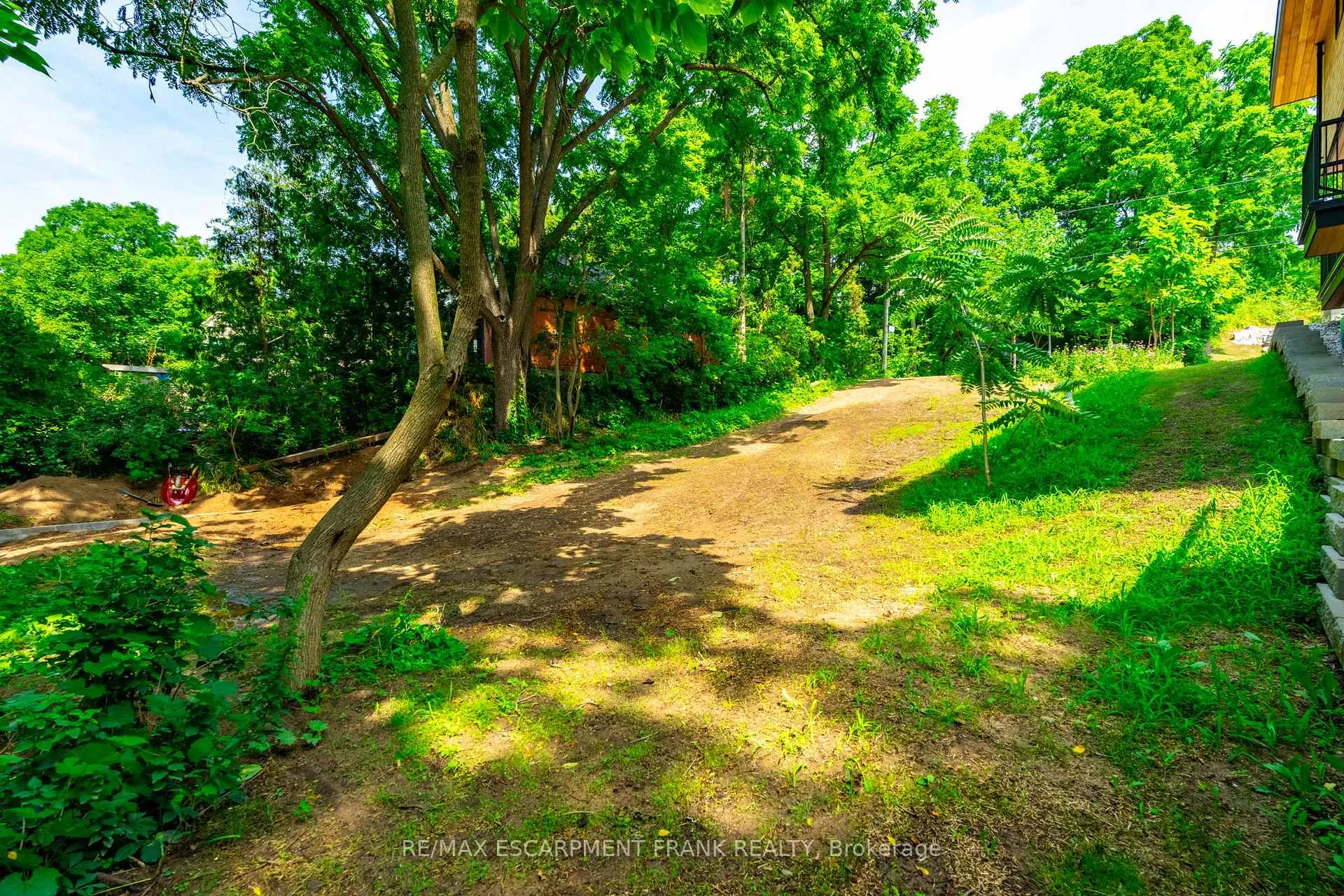 Photo 14 of 98 Alma Street, Hamilton, Cootes Paradise — HOMEH