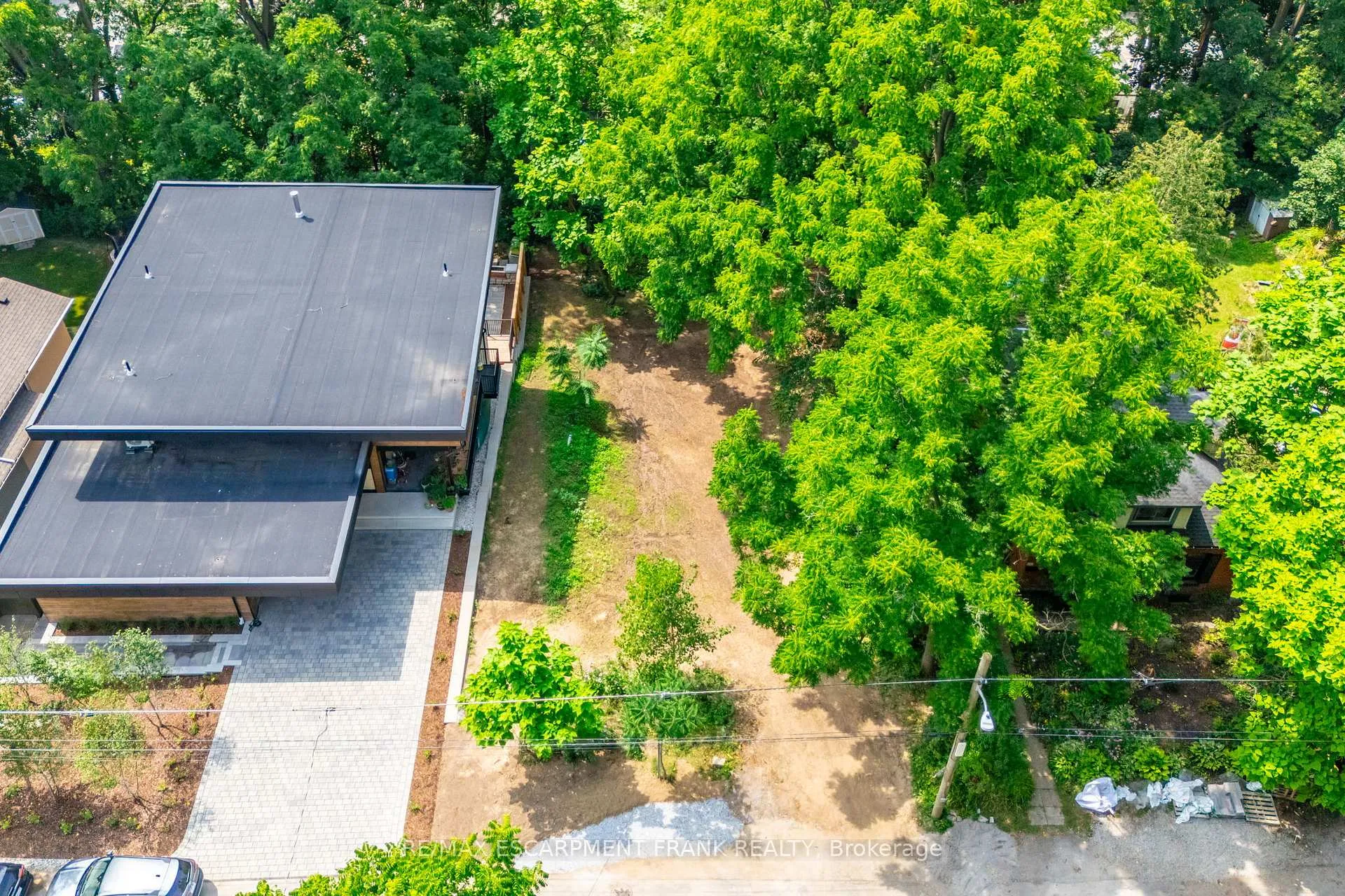 Photo 20 of 98 Alma Street, Hamilton, Cootes Paradise — HOMEH