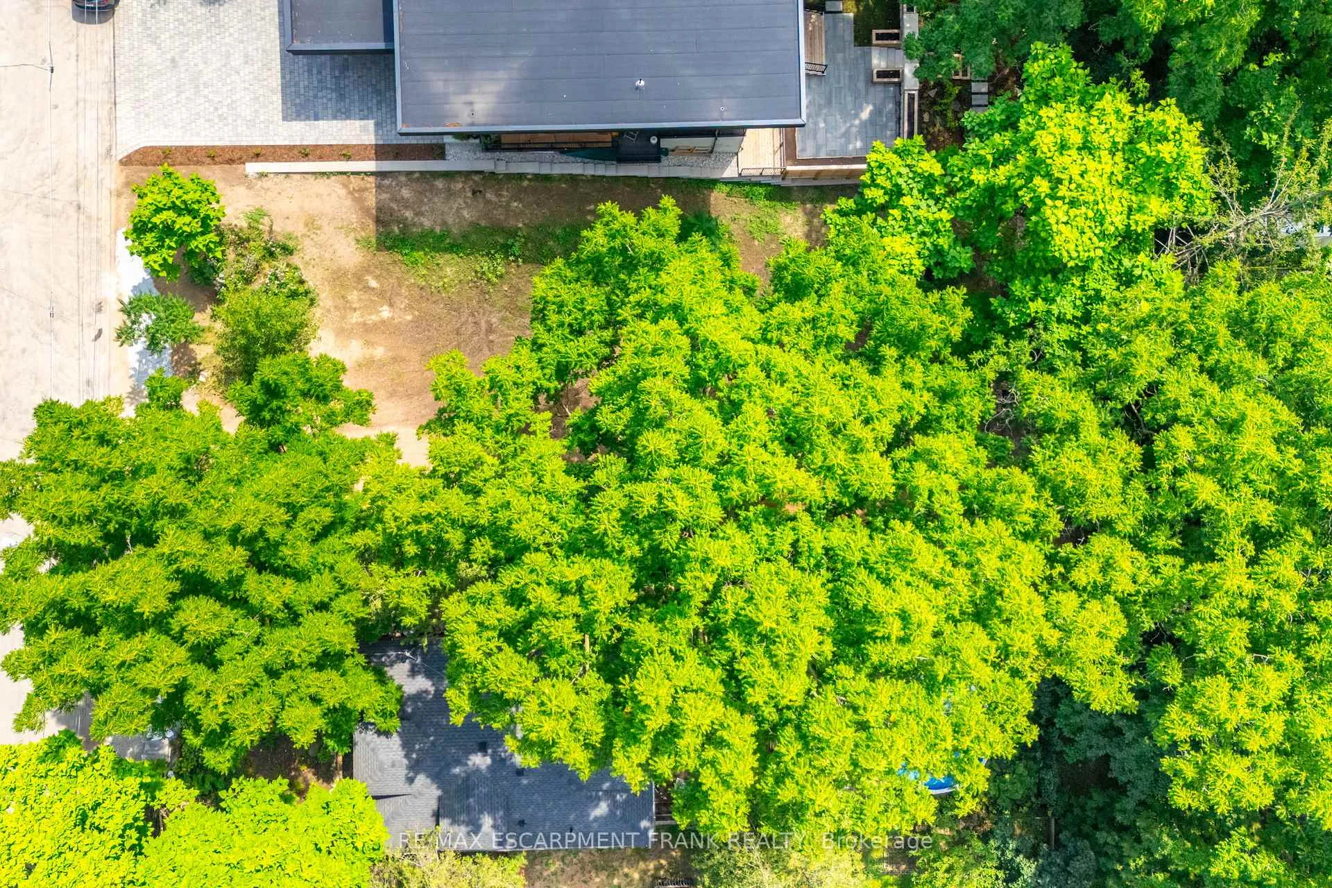 Photo 25 of 98 Alma Street, Hamilton, Cootes Paradise — HOMEH