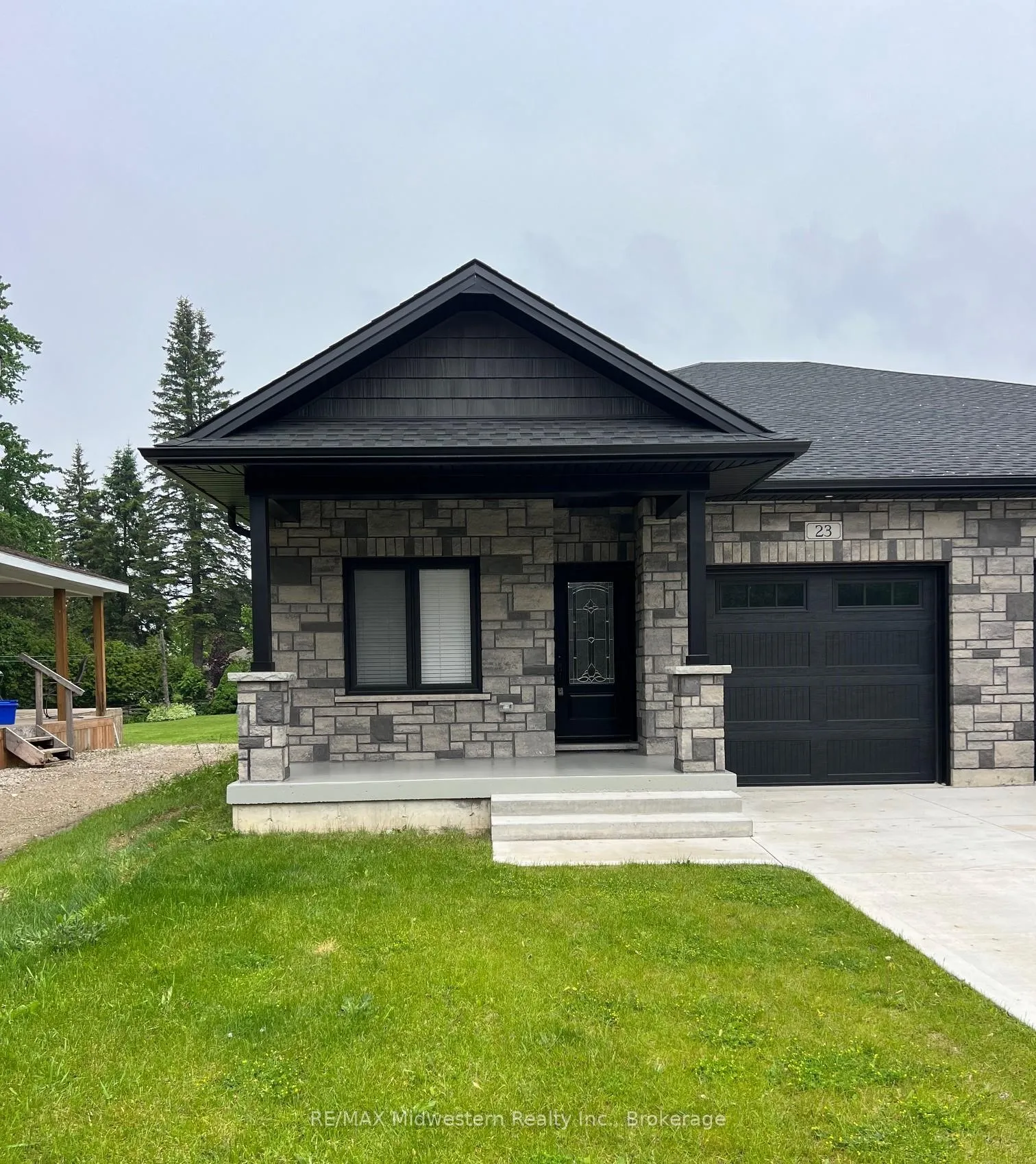 Photo 2 of 23 William Street S, Minto — HOMEH