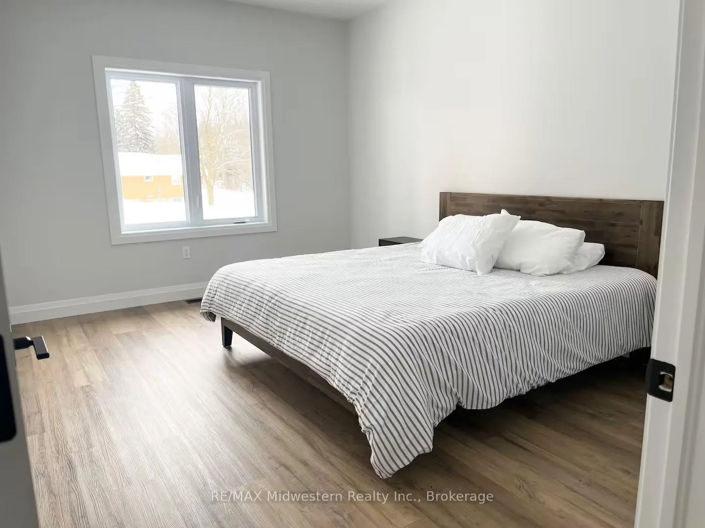 Photo 6 of 23 William Street S, Minto — HOMEH