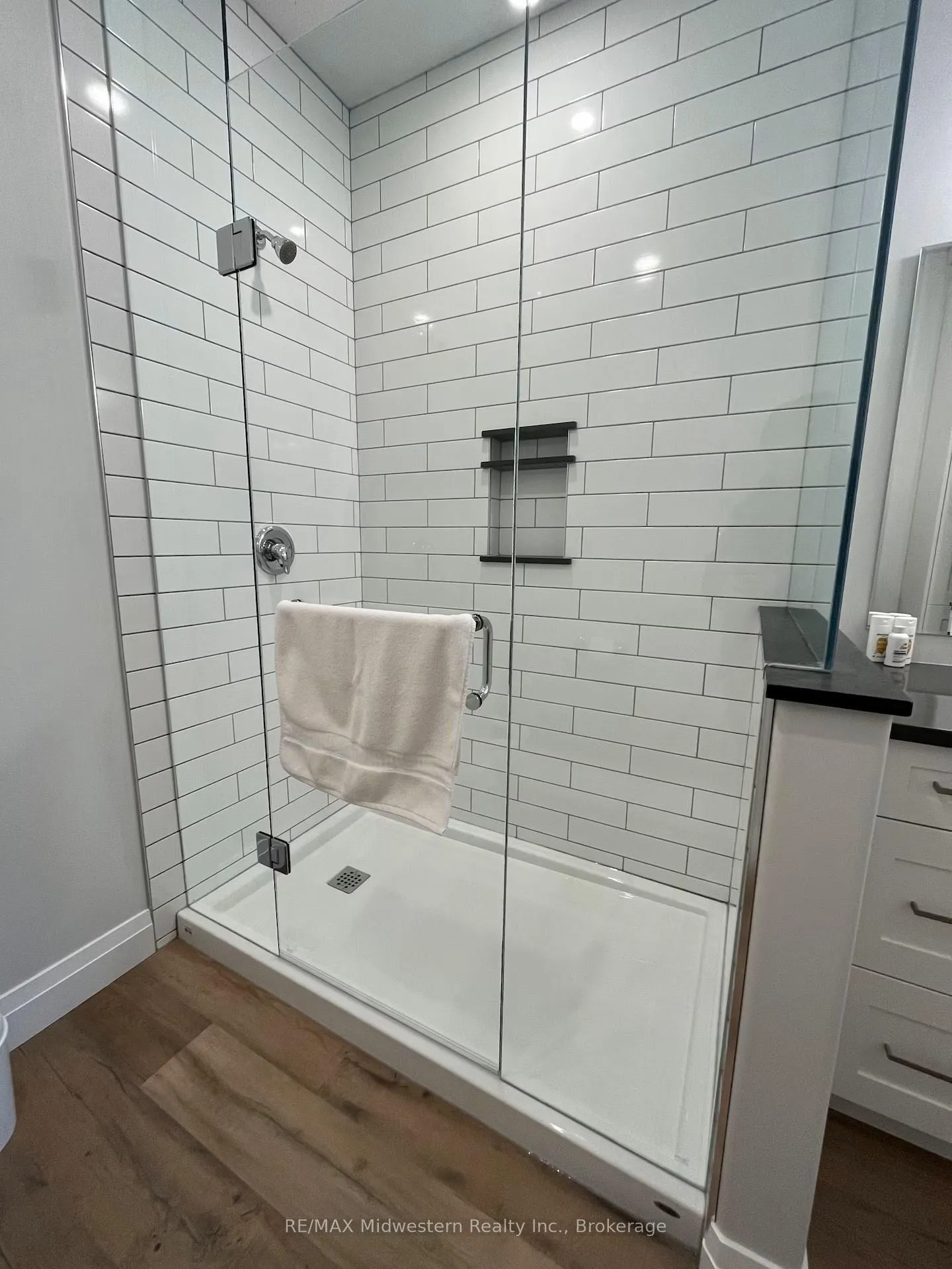 Photo 10 of 23 William Street S, Minto — HOMEH