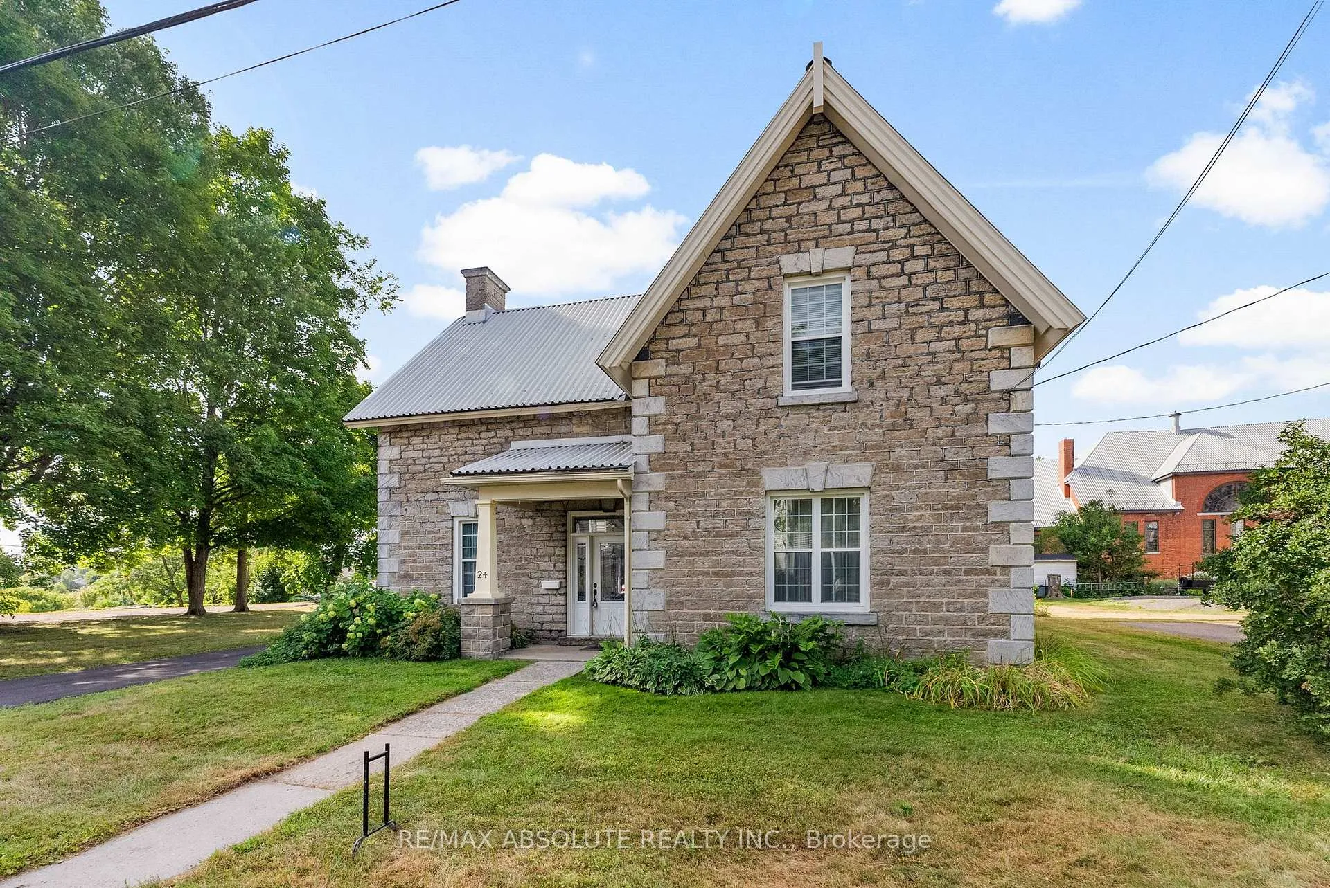 Photo 3 of 24 Ottawa Street, Arnprior — HOMEH