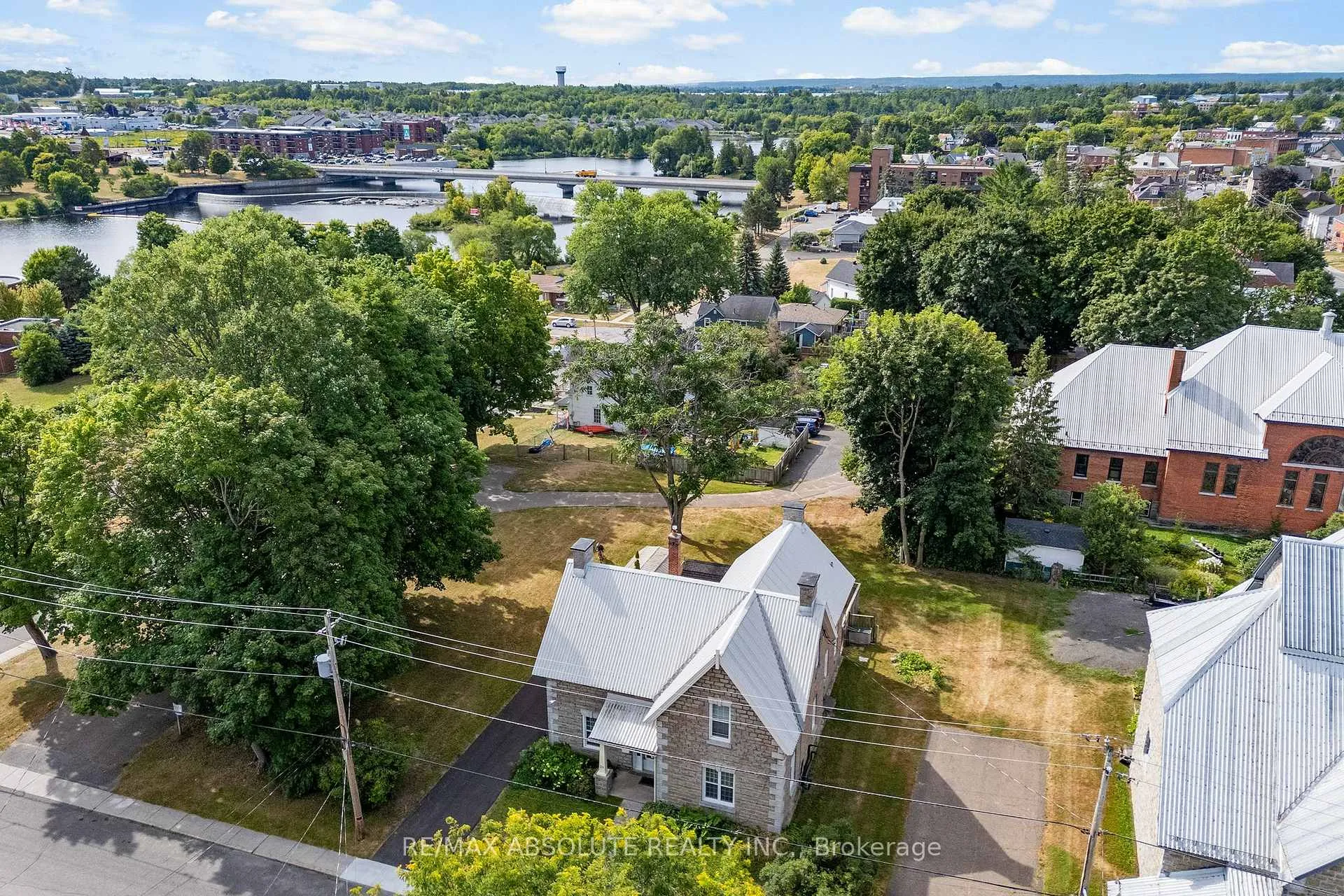 Photo 5 of 24 Ottawa Street, Arnprior — HOMEH