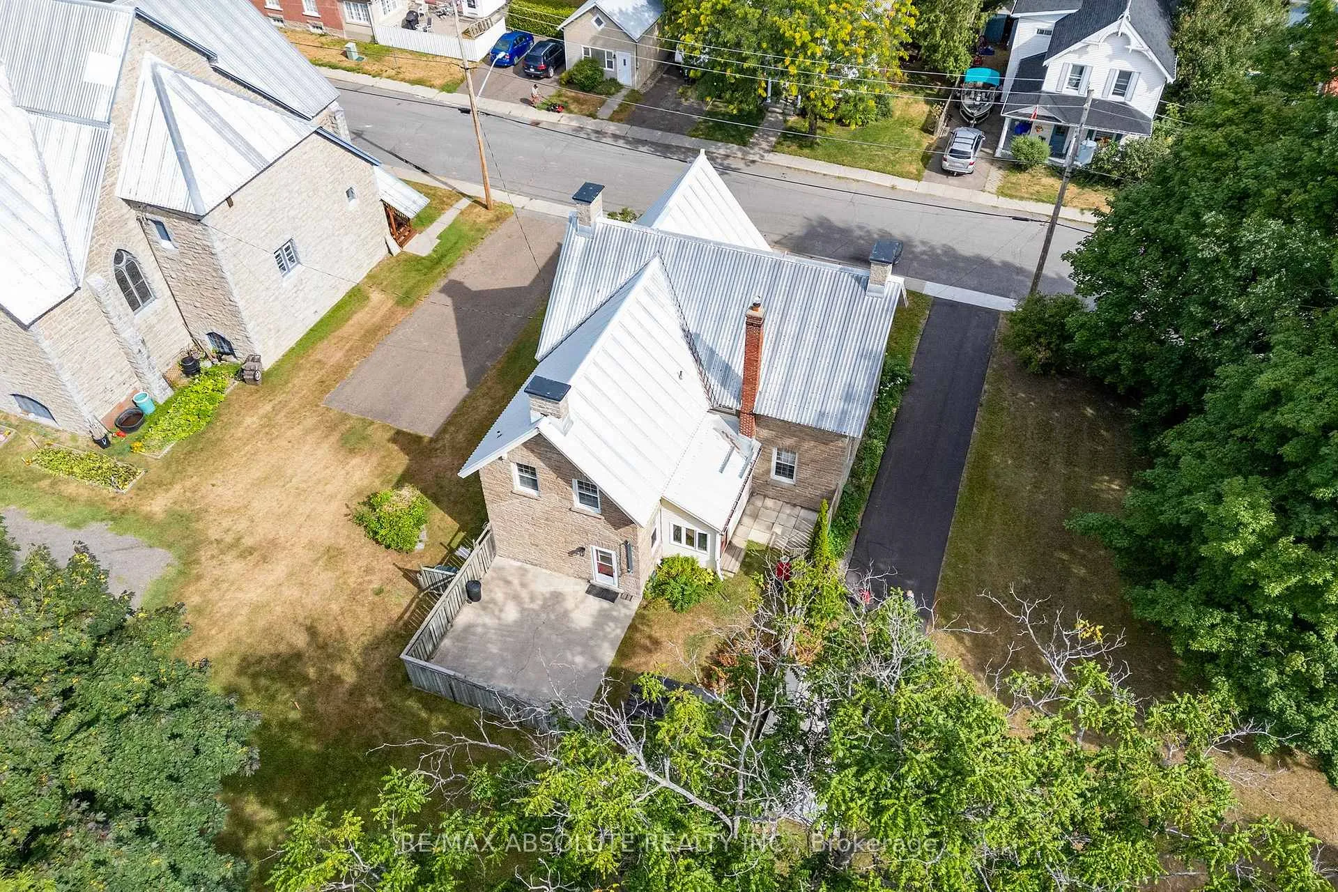 Photo 6 of 24 Ottawa Street, Arnprior — HOMEH