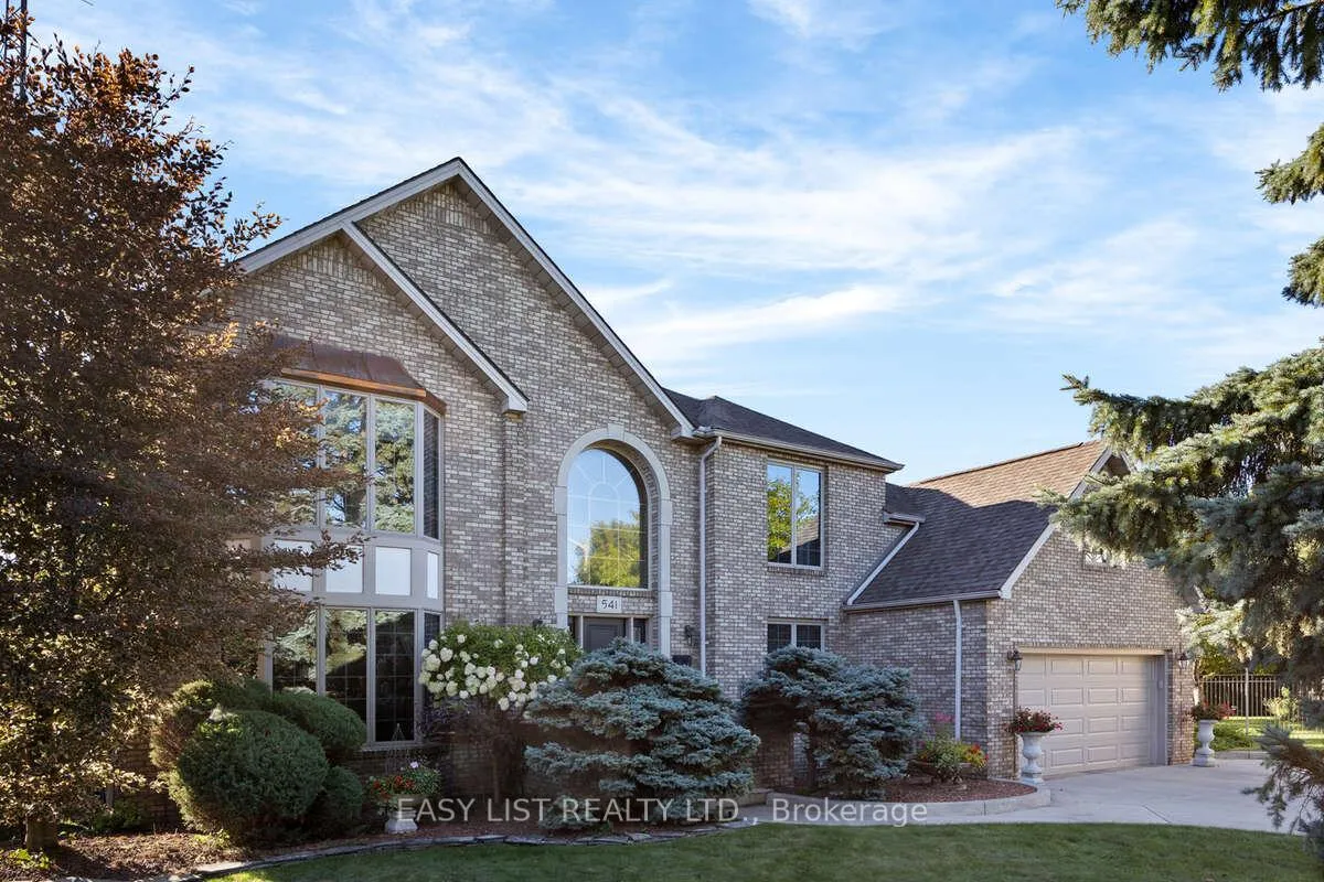 Photo 1 of 541 Kerr Crescent, Lakeshore — HOMEH