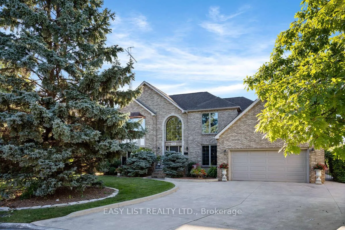 Photo 2 of 541 Kerr Crescent, Lakeshore — HOMEH