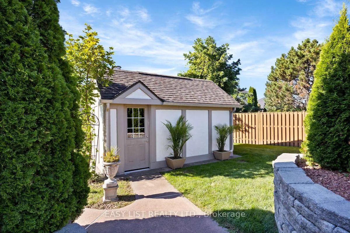 Photo 12 of 541 Kerr Crescent, Lakeshore — HOMEH