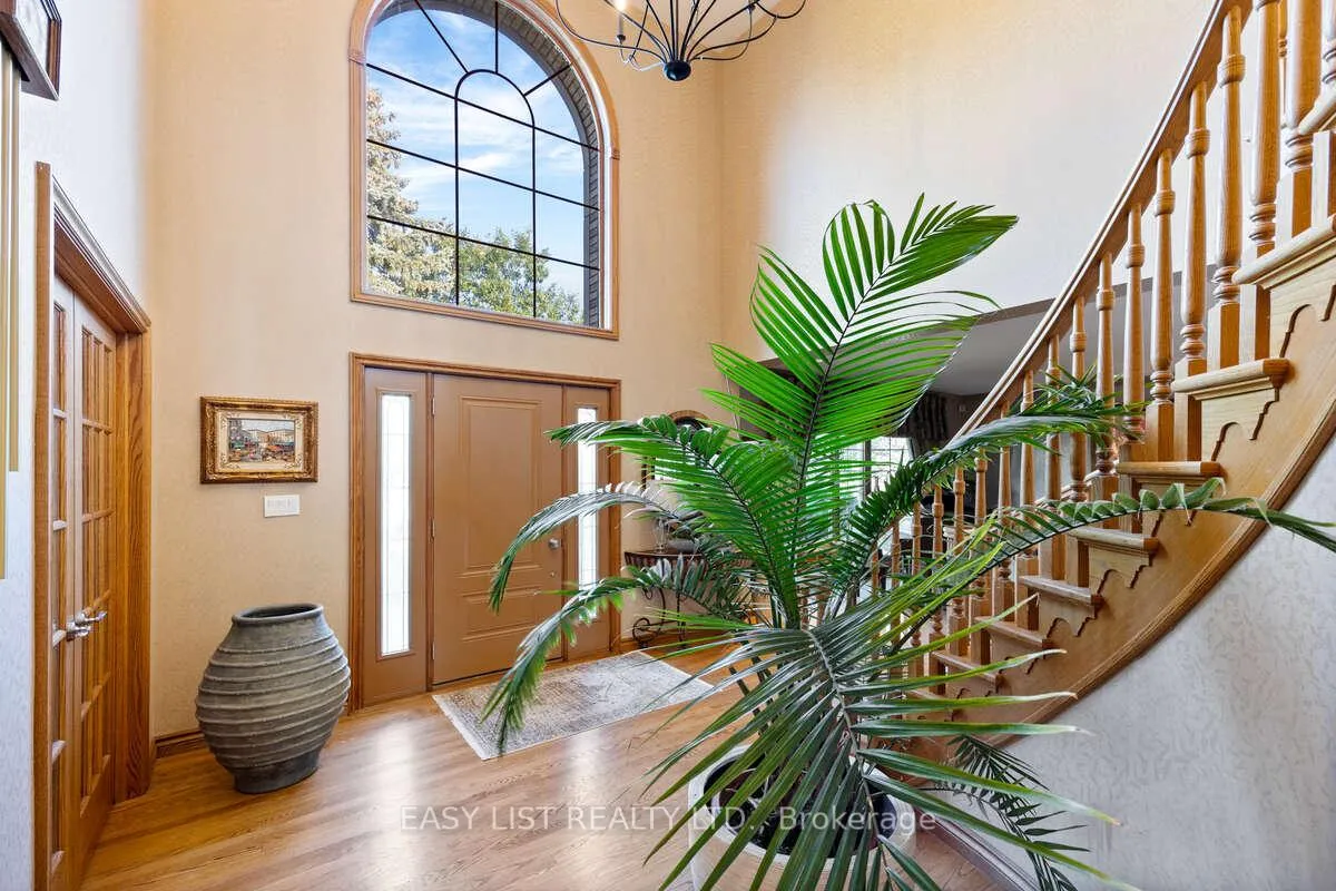 Photo 17 of 541 Kerr Crescent, Lakeshore — HOMEH
