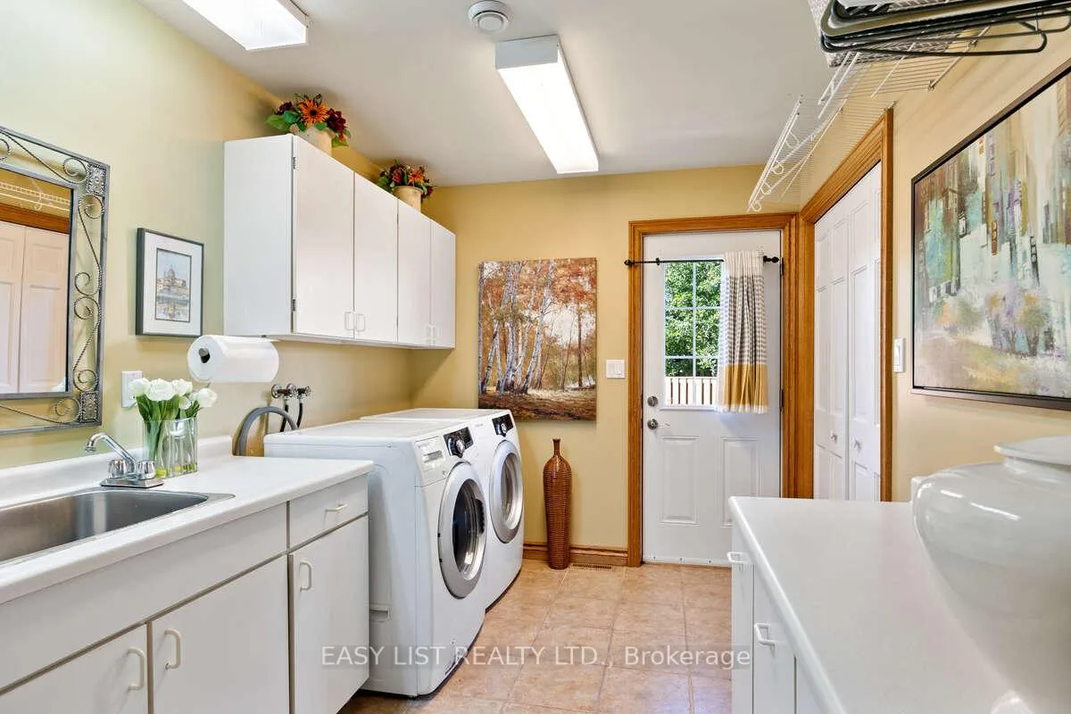 Photo 19 of 541 Kerr Crescent, Lakeshore — HOMEH