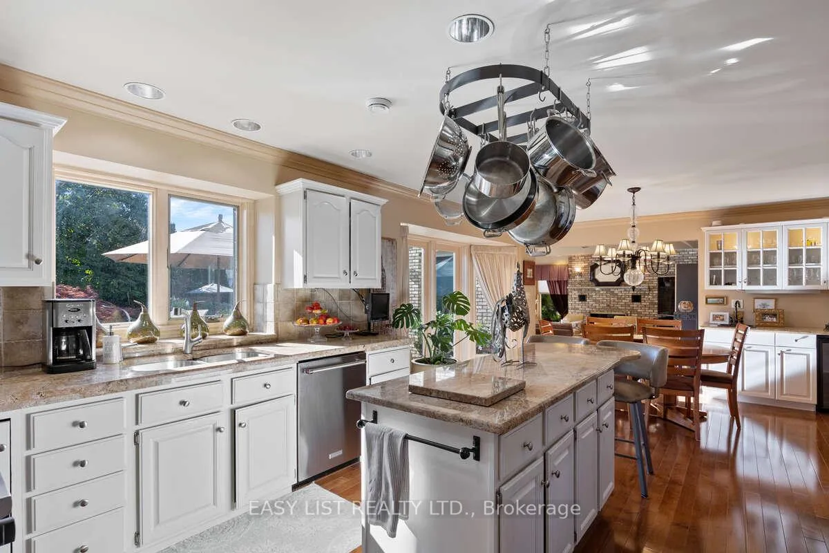Photo 21 of 541 Kerr Crescent, Lakeshore — HOMEH
