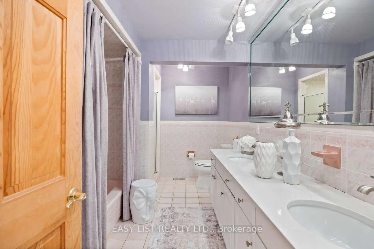 Photo 32 of 541 Kerr Crescent, Lakeshore — HOMEH
