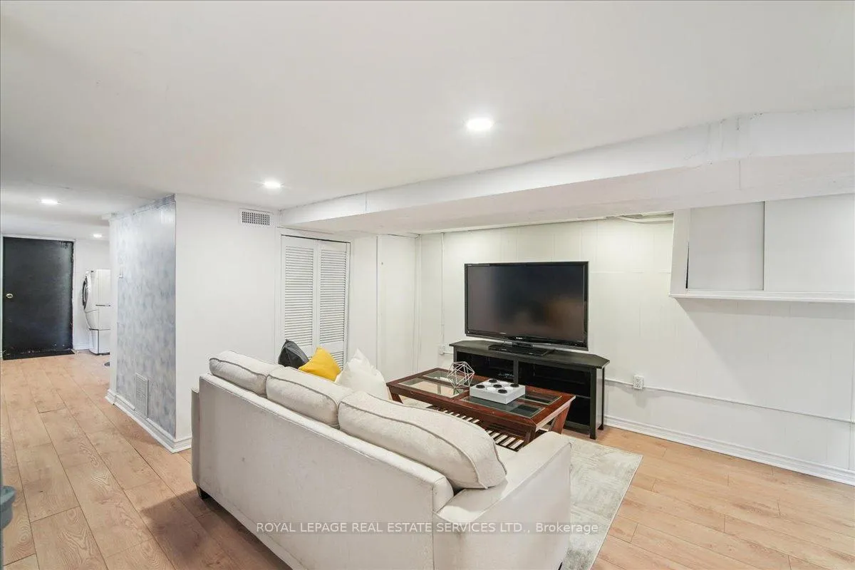 Photo 15 of 436 Catharine Street N, Hamilton, North End — HOMEH