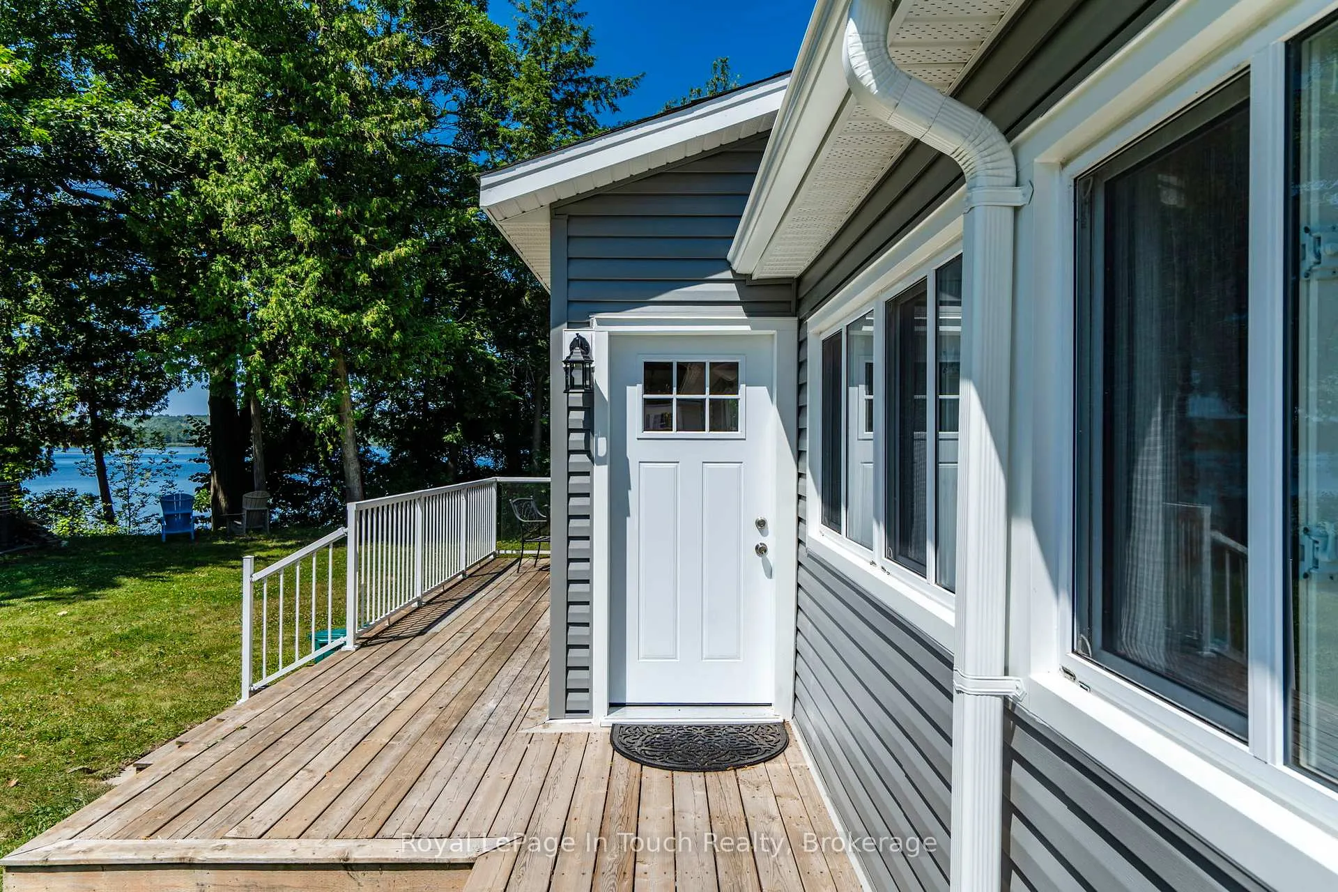 Photo 2 of 30 Lakeshore Road, Midland — HOMEH