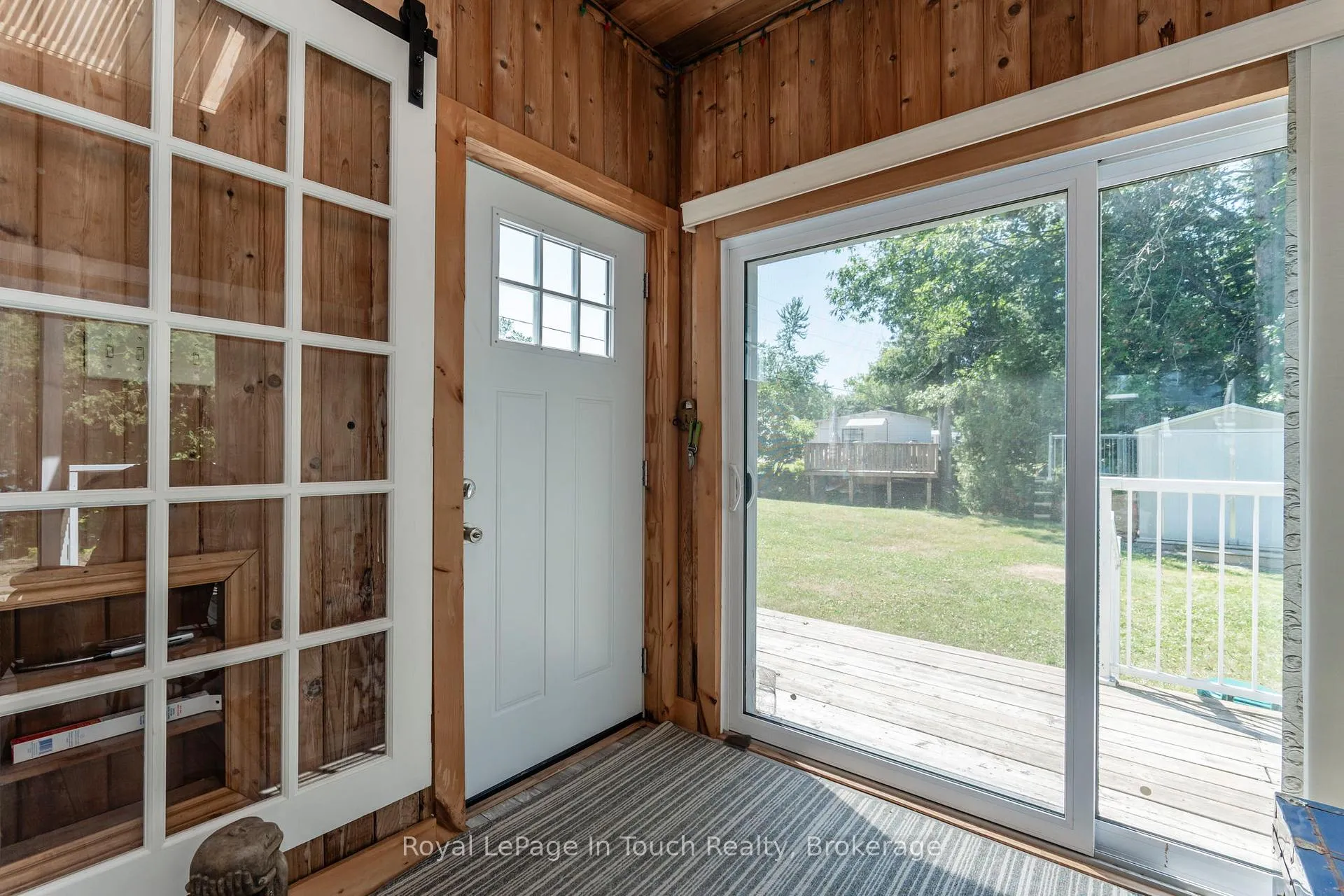 Photo 5 of 30 Lakeshore Road, Midland — HOMEH
