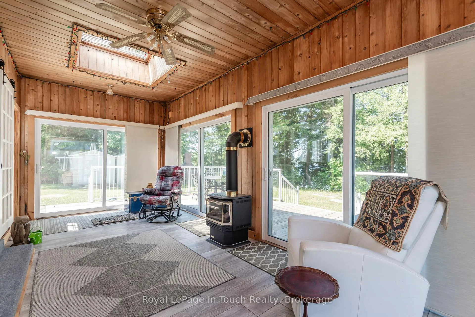 Photo 7 of 30 Lakeshore Road, Midland — HOMEH