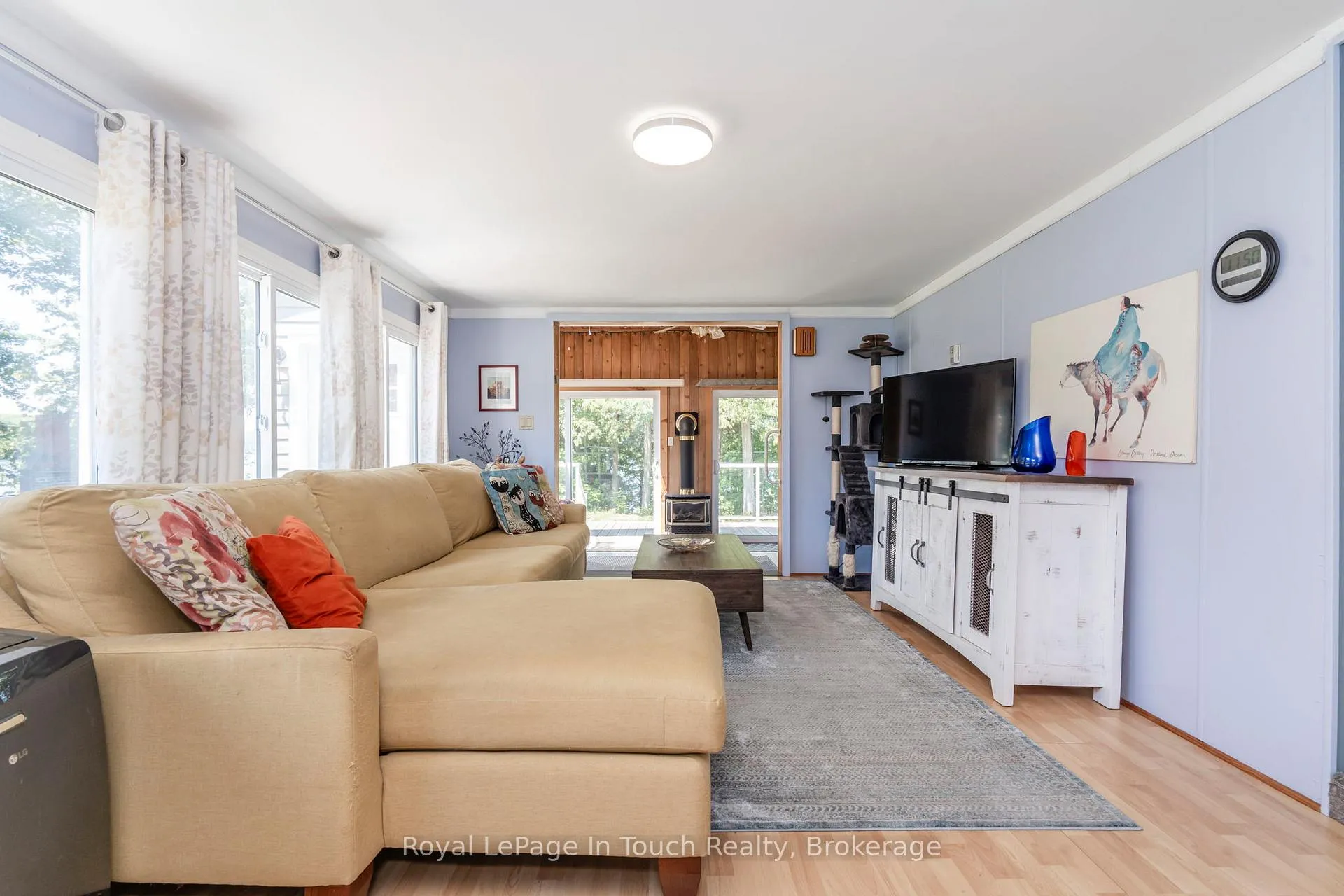 Photo 12 of 30 Lakeshore Road, Midland — HOMEH