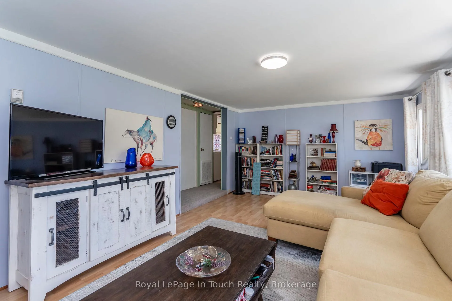 Photo 13 of 30 Lakeshore Road, Midland — HOMEH