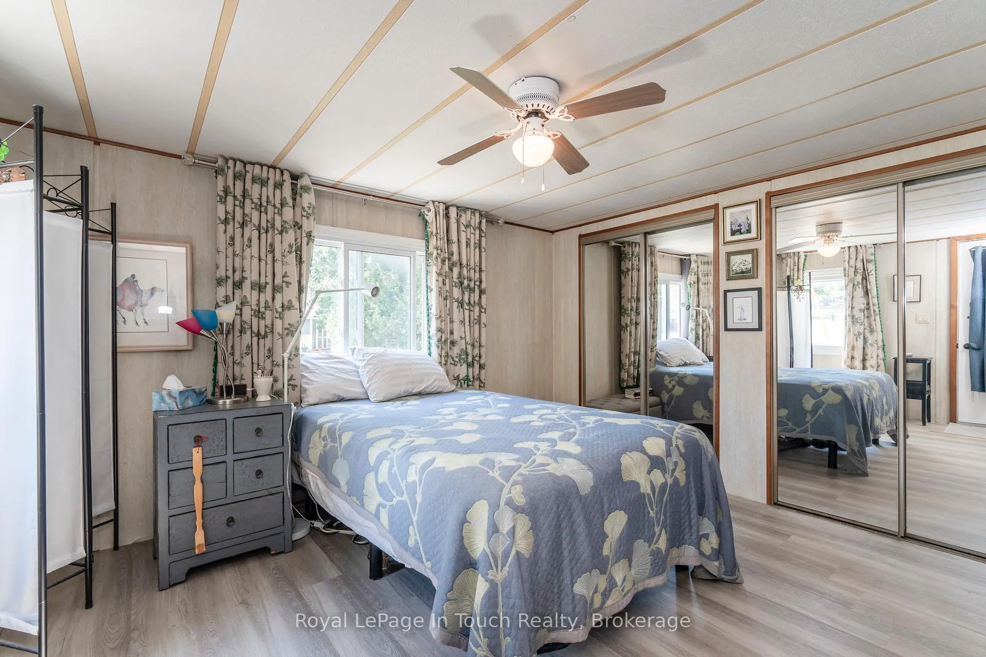 Photo 17 of 30 Lakeshore Road, Midland — HOMEH