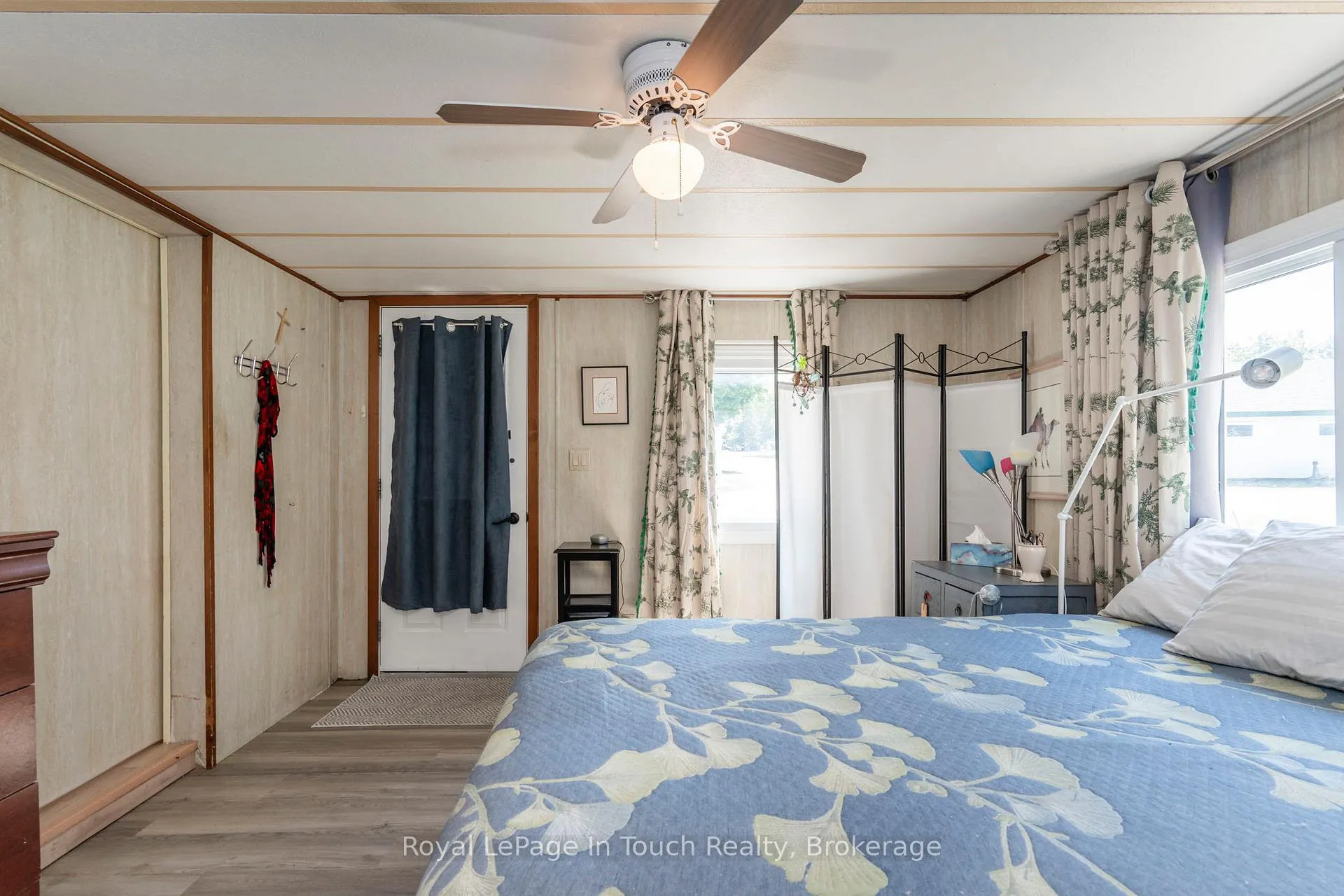 Photo 18 of 30 Lakeshore Road, Midland — HOMEH