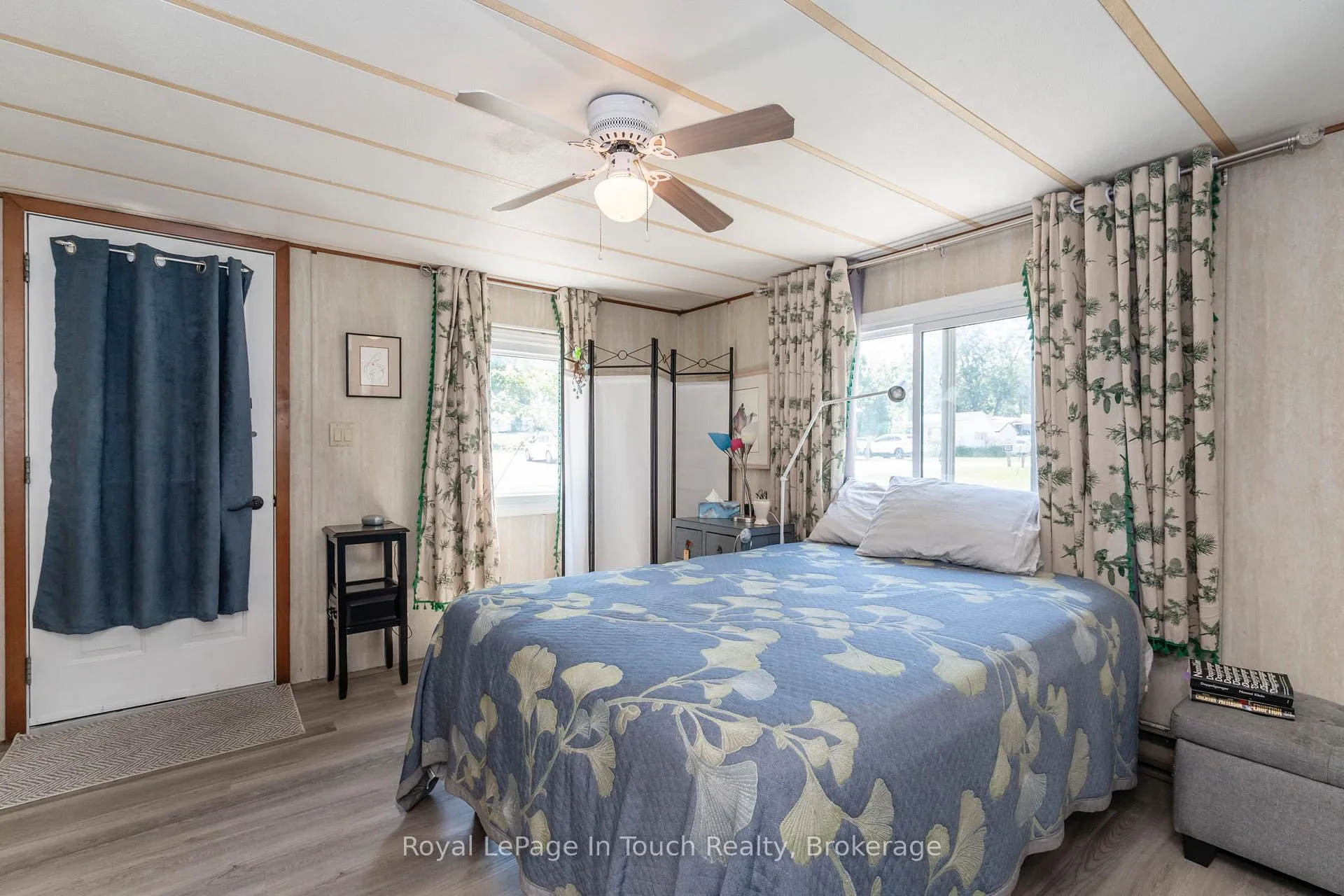 Photo 19 of 30 Lakeshore Road, Midland — HOMEH