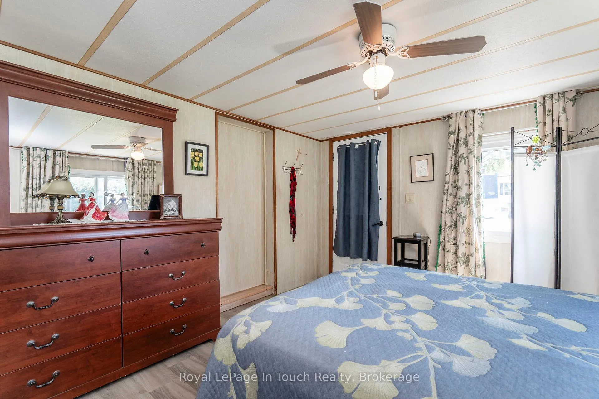 Photo 20 of 30 Lakeshore Road, Midland — HOMEH