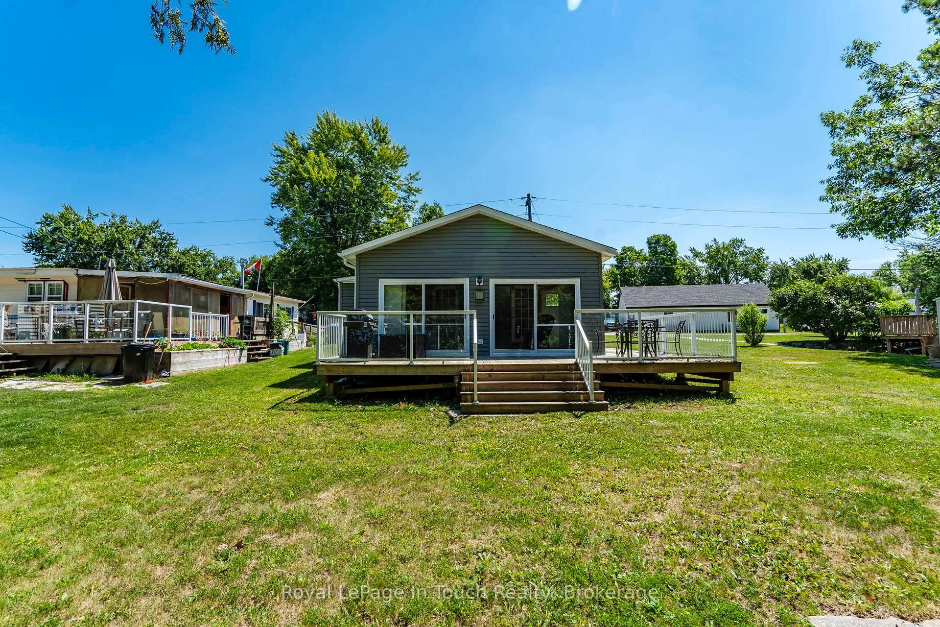 Photo 27 of 30 Lakeshore Road, Midland — HOMEH
