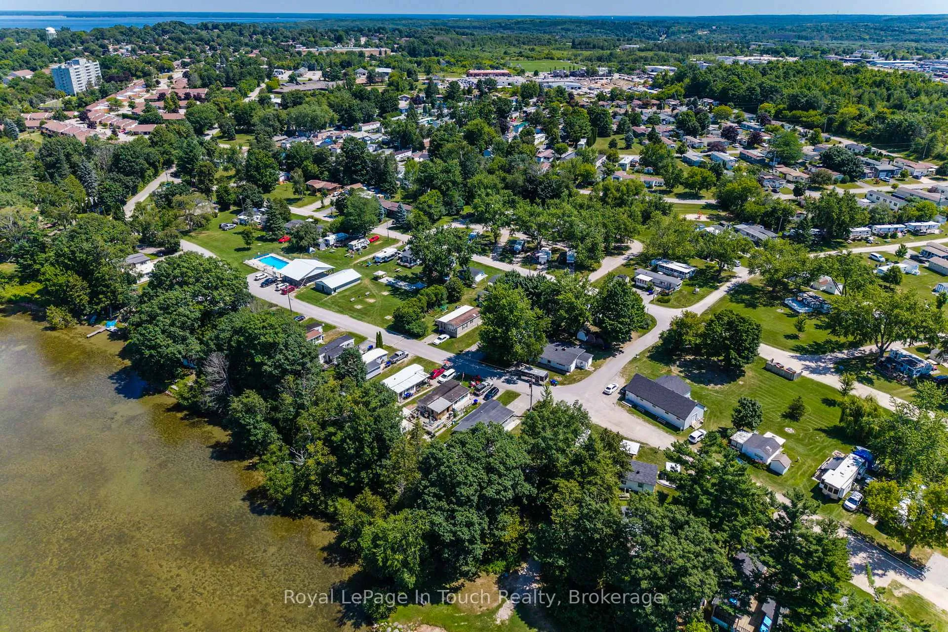 Photo 29 of 30 Lakeshore Road, Midland — HOMEH