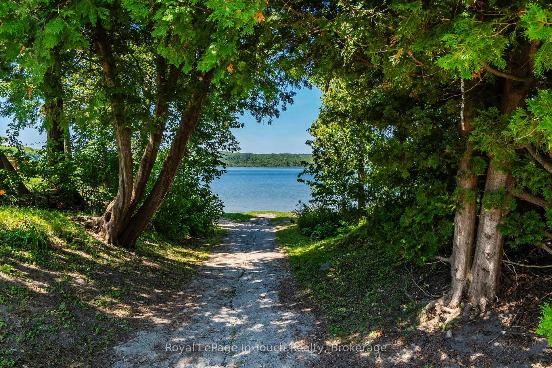 Photo 40 of 30 Lakeshore Road, Midland — HOMEH