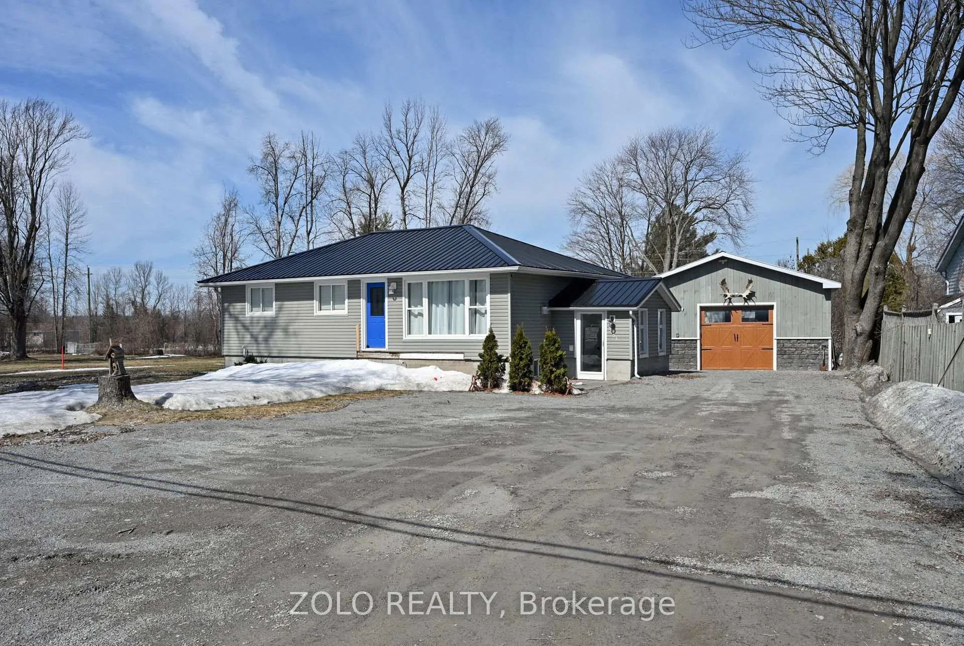 Front of 5653 Highway 12