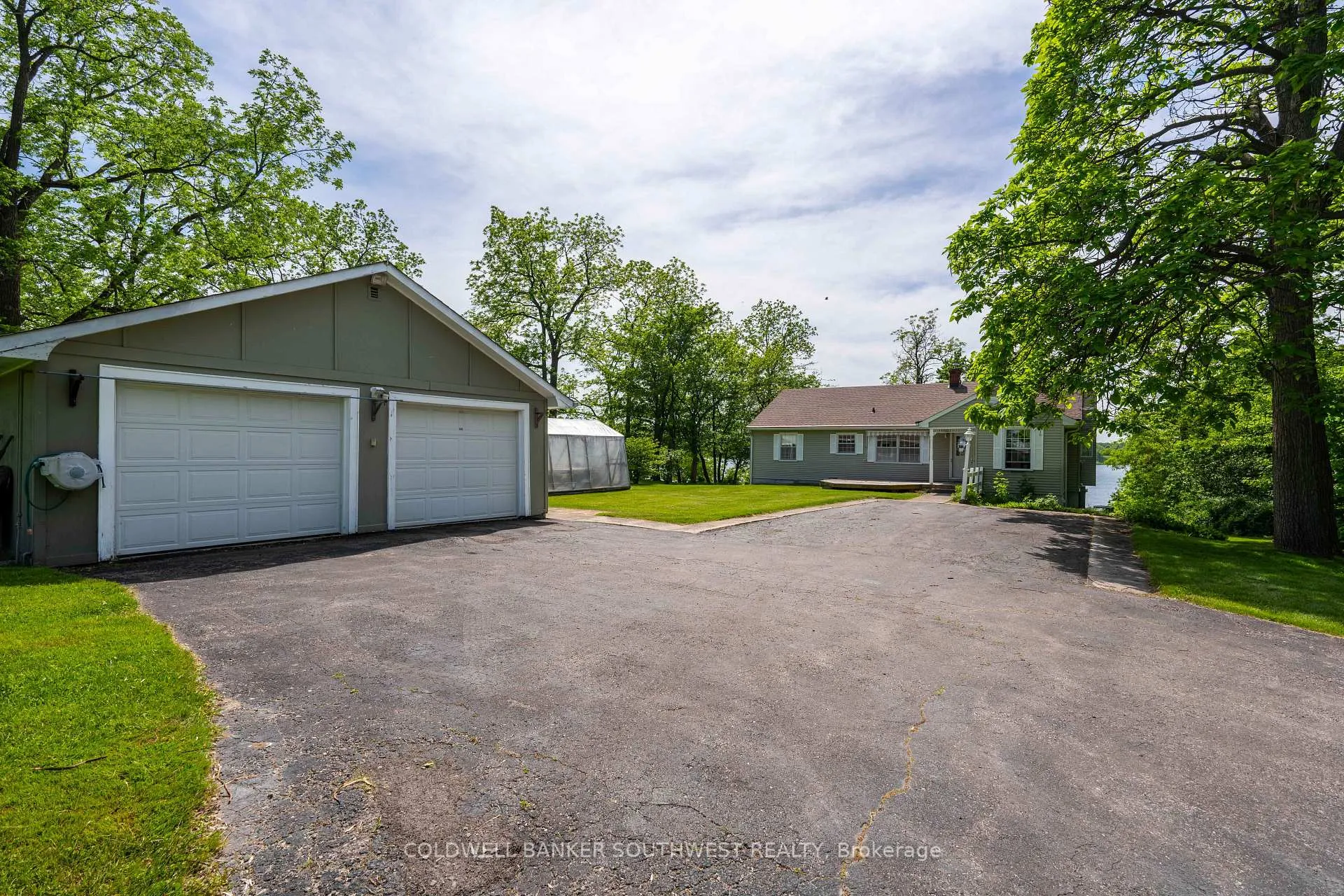Photo 1 of 803 St. Clair Parkway, St. Clair — HOMEH