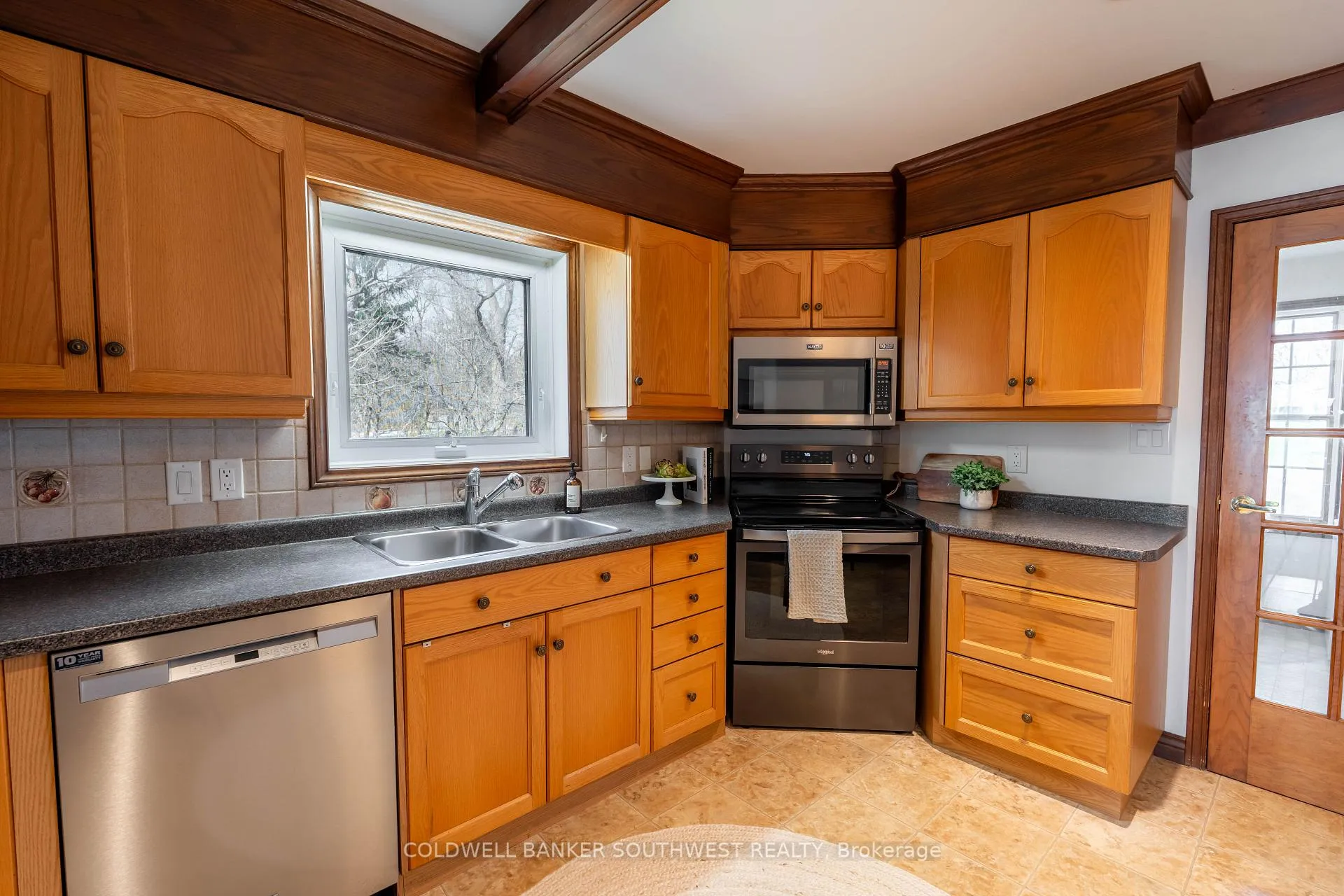 Photo 5 of 803 St. Clair Parkway, St. Clair — HOMEH