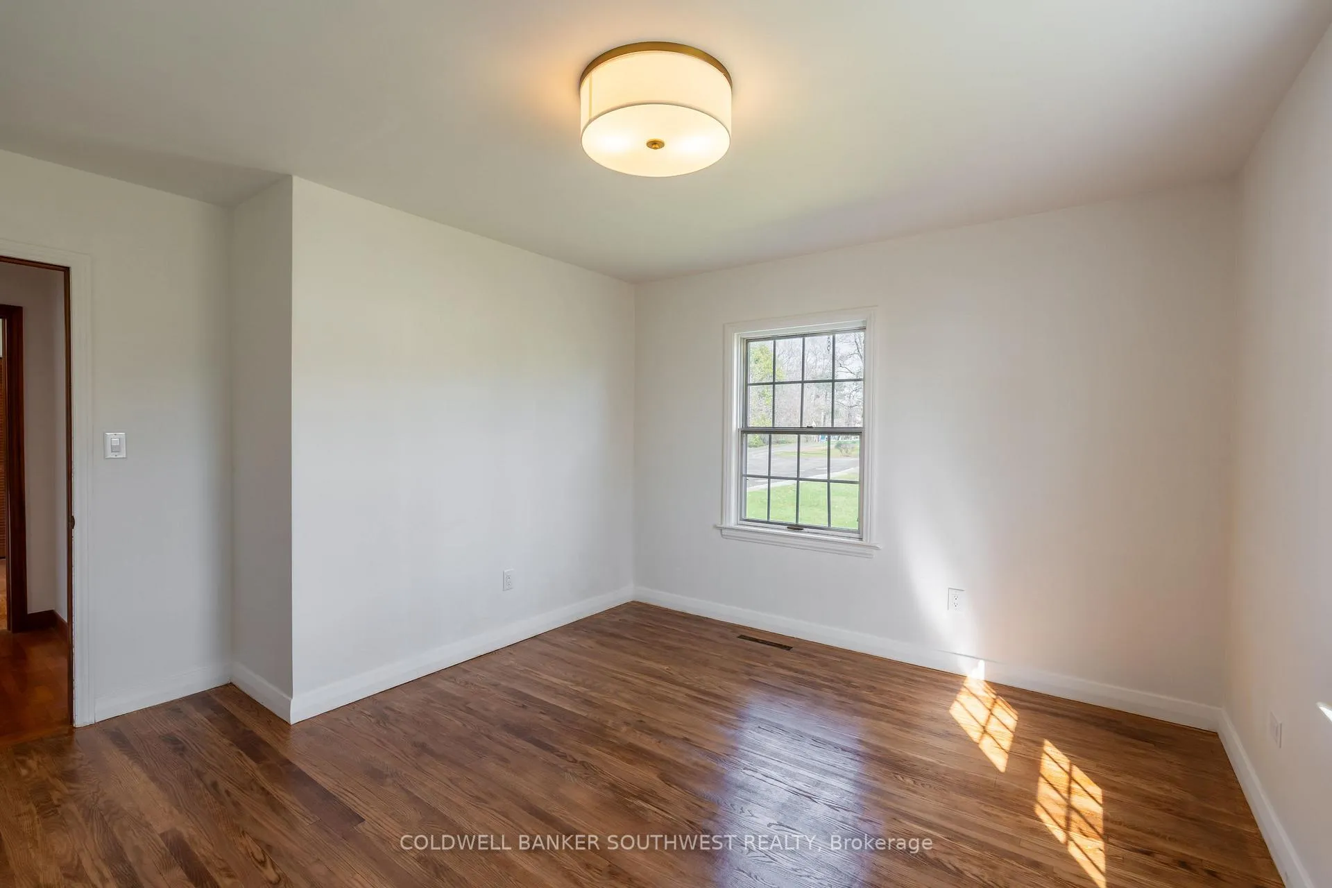 Photo 21 of 803 St. Clair Parkway, St. Clair — HOMEH