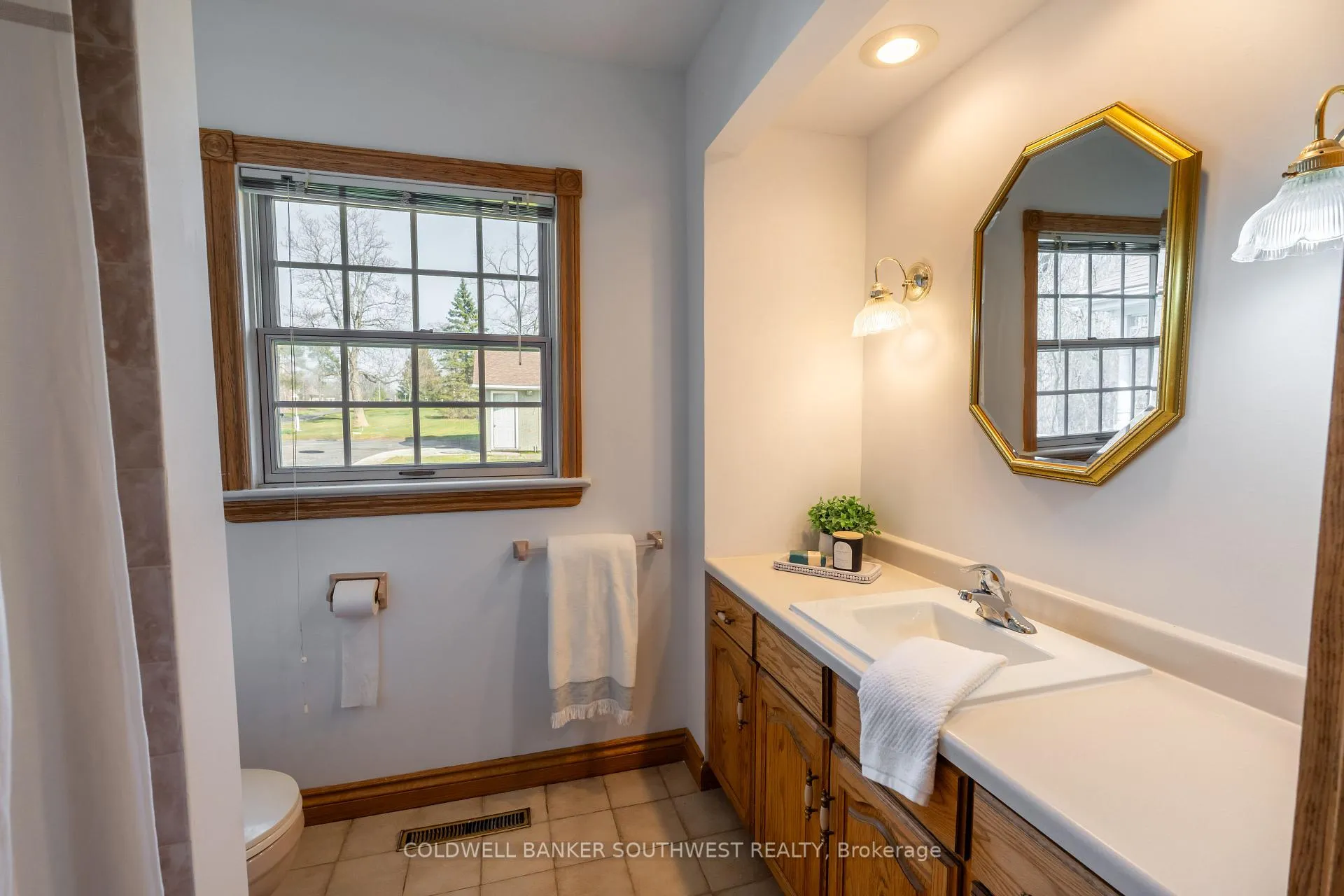 Photo 22 of 803 St. Clair Parkway, St. Clair — HOMEH