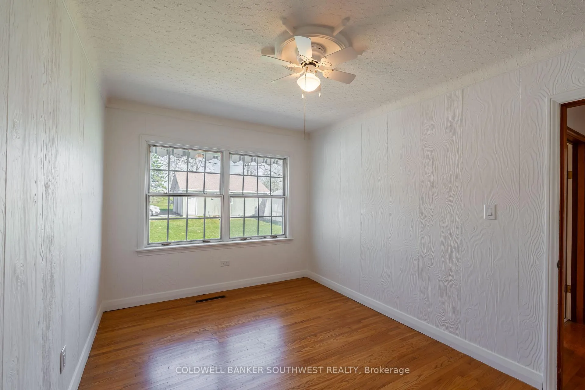 Photo 23 of 803 St. Clair Parkway, St. Clair — HOMEH