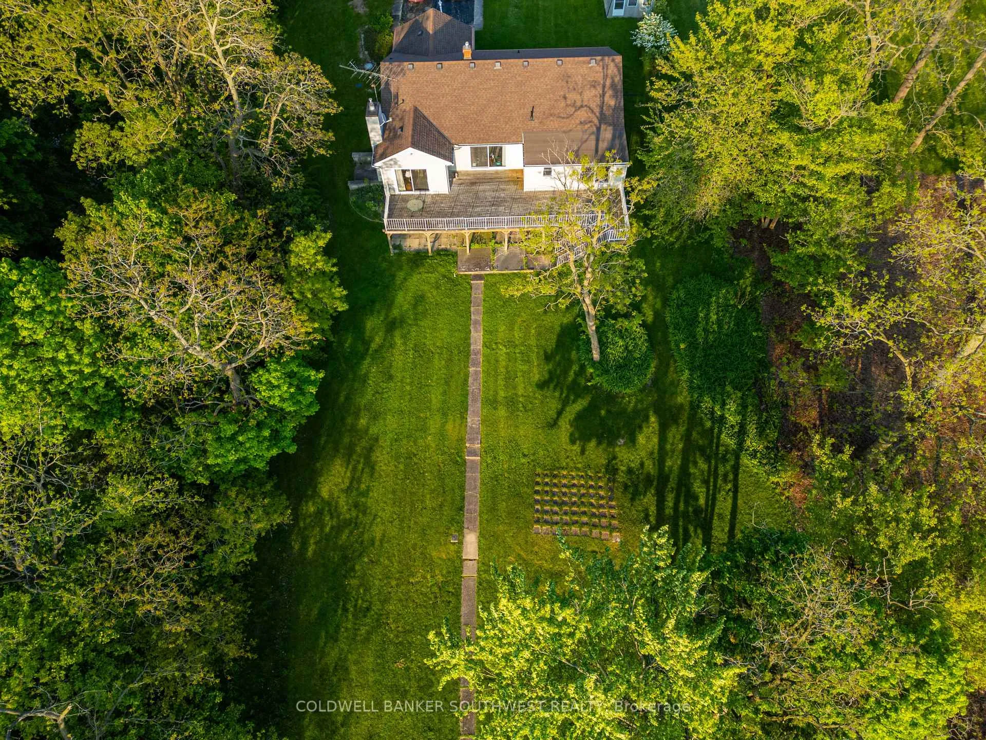 Photo 40 of 803 St. Clair Parkway, St. Clair — HOMEH